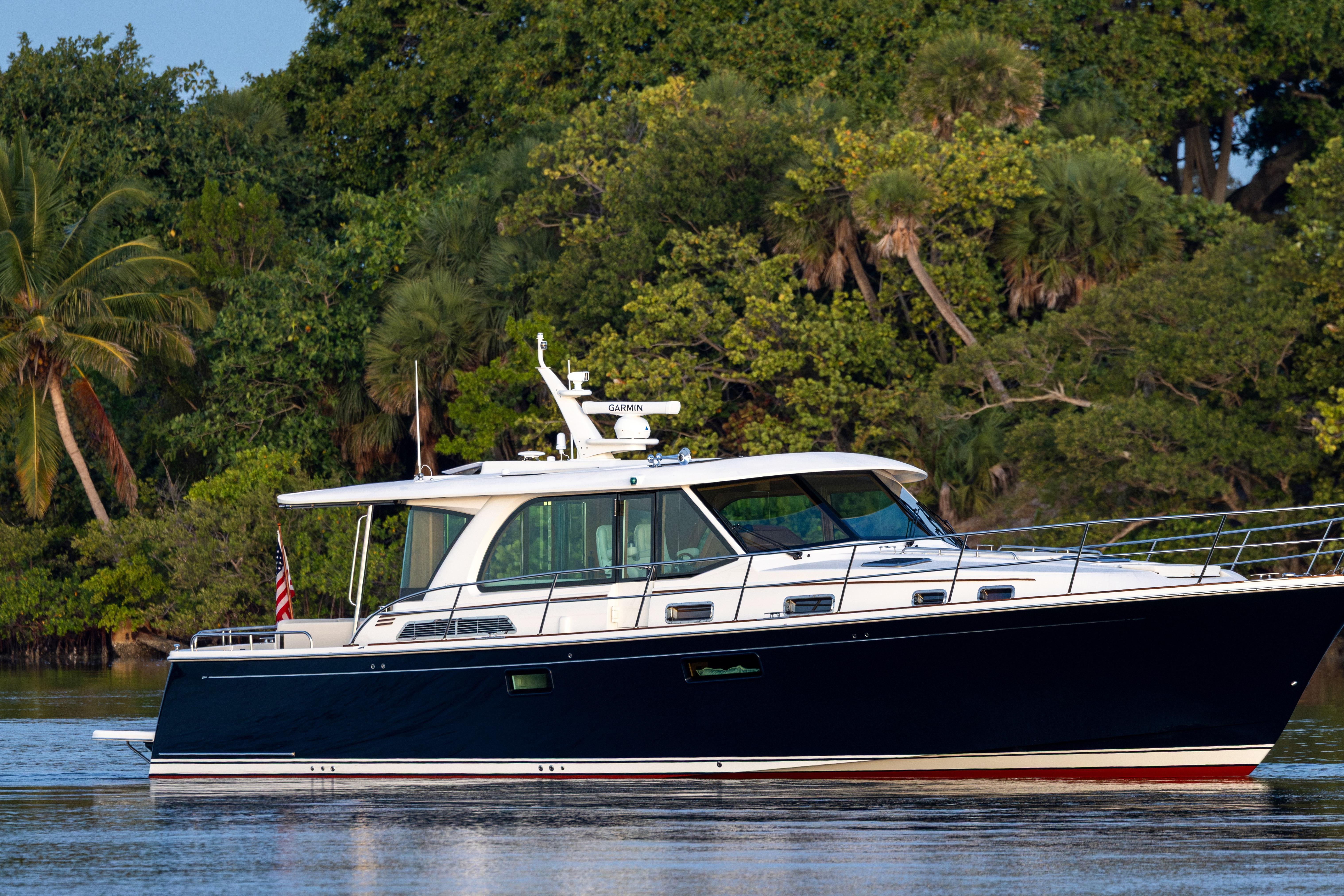 2027 Sabre 51 Salon Express