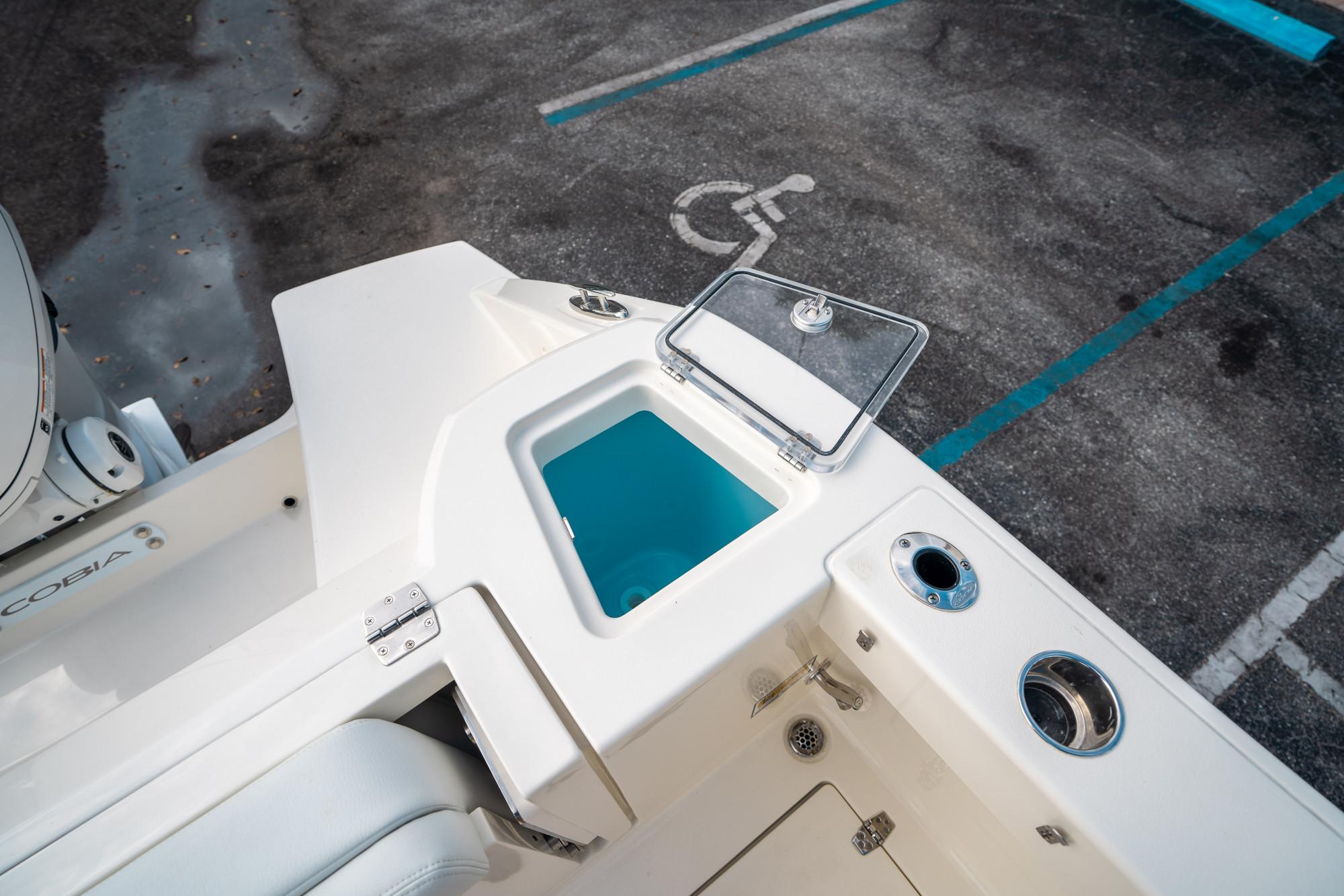 2025 Cobia 240 Dual Console - 14