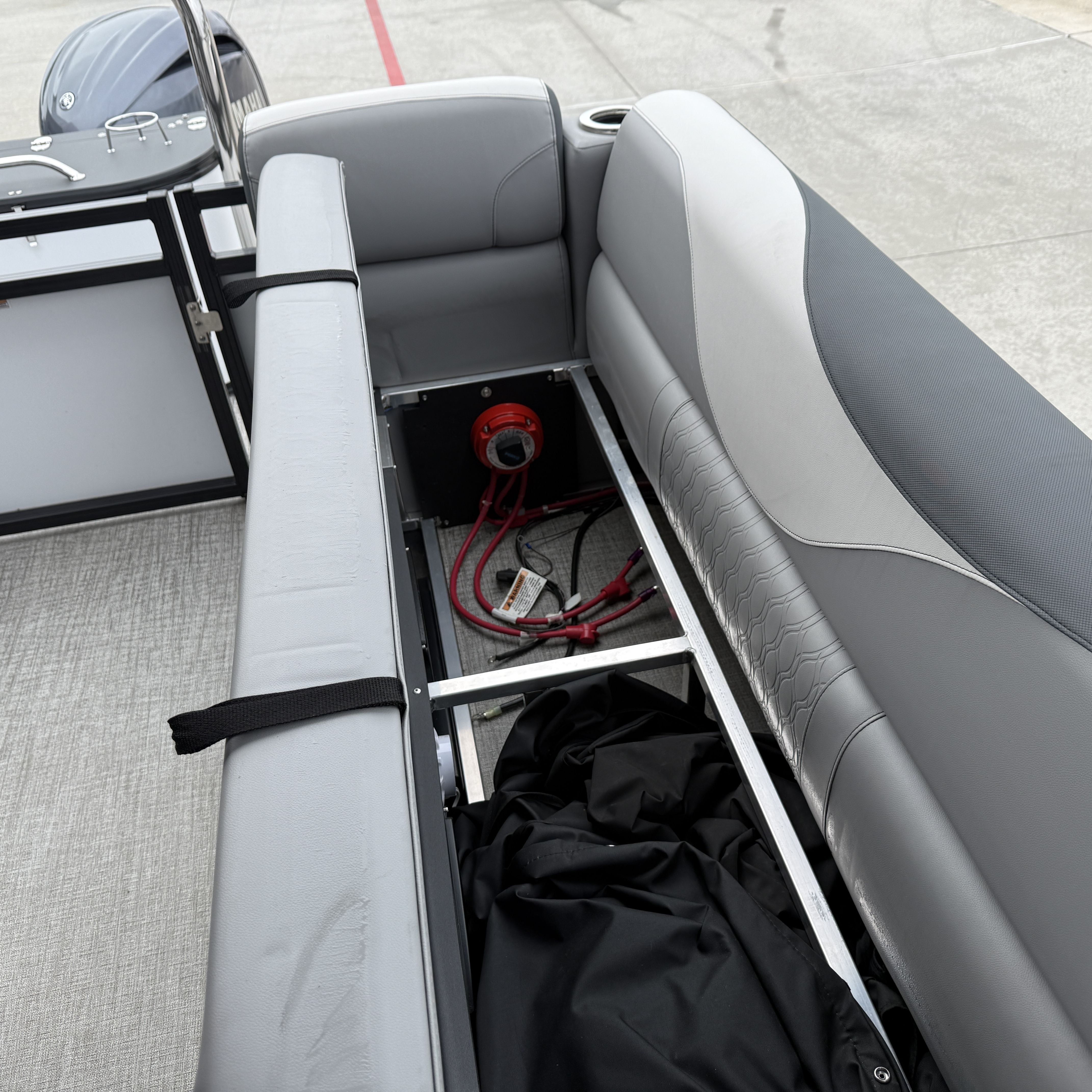 2025 Avalon Venture 85 Quad Lounge - 23' - 15