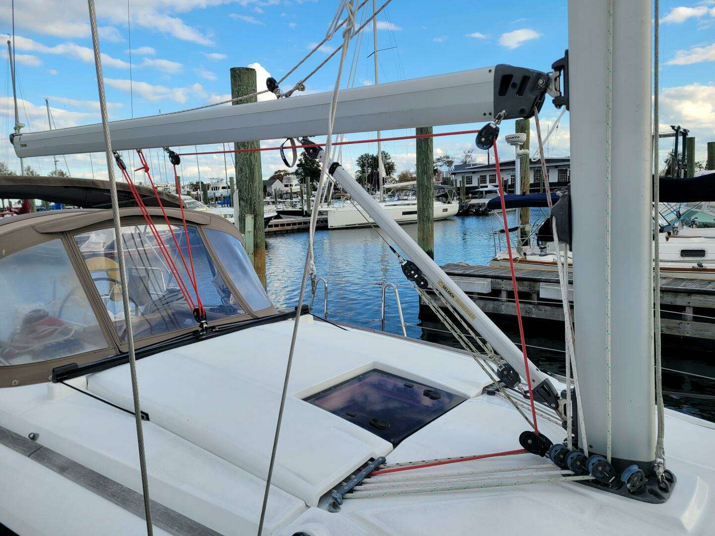 2014 Jeanneau 379 - Image 8