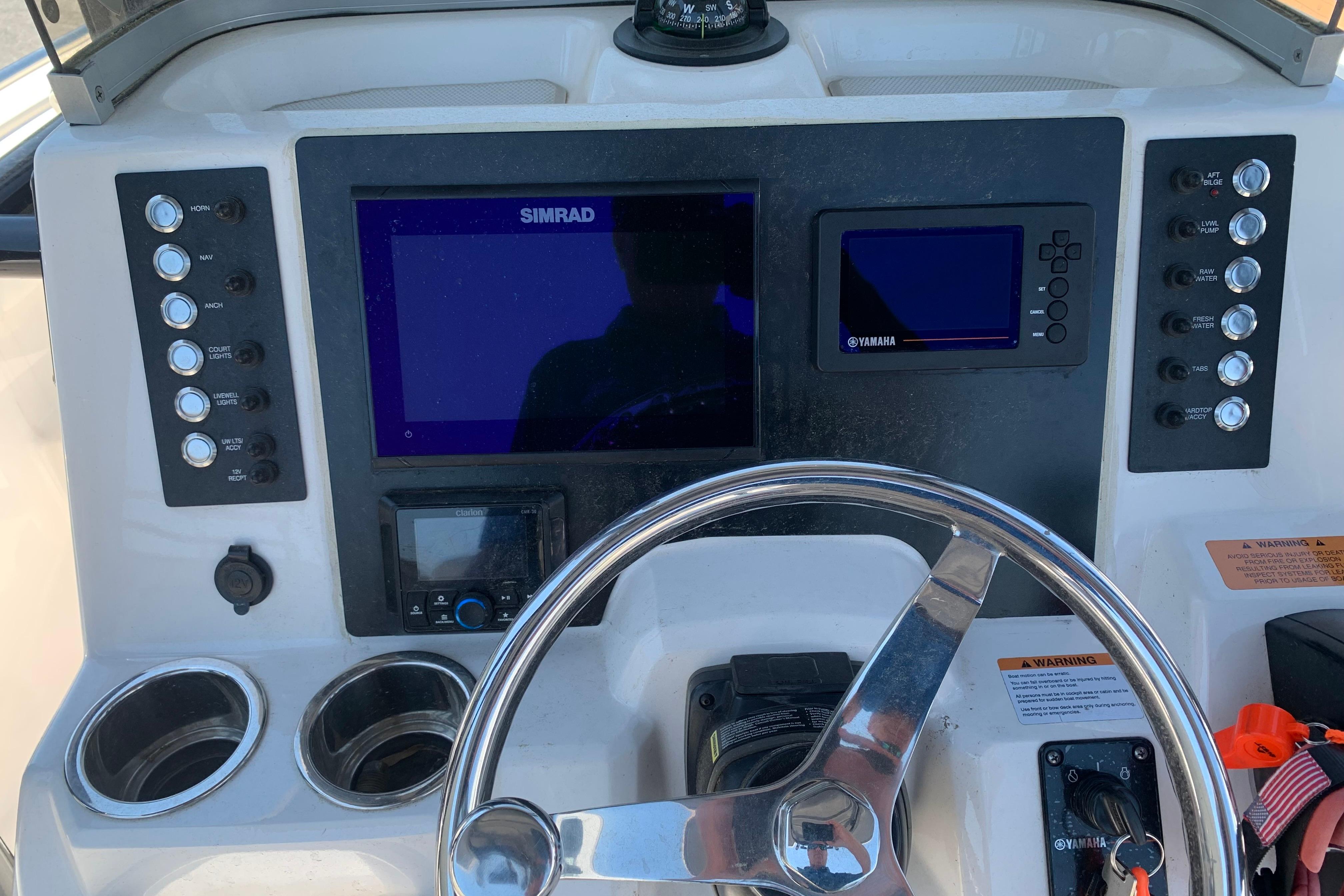 2023 Robalo R222 Center Console dashboard with Simrad and Yamaha displays.