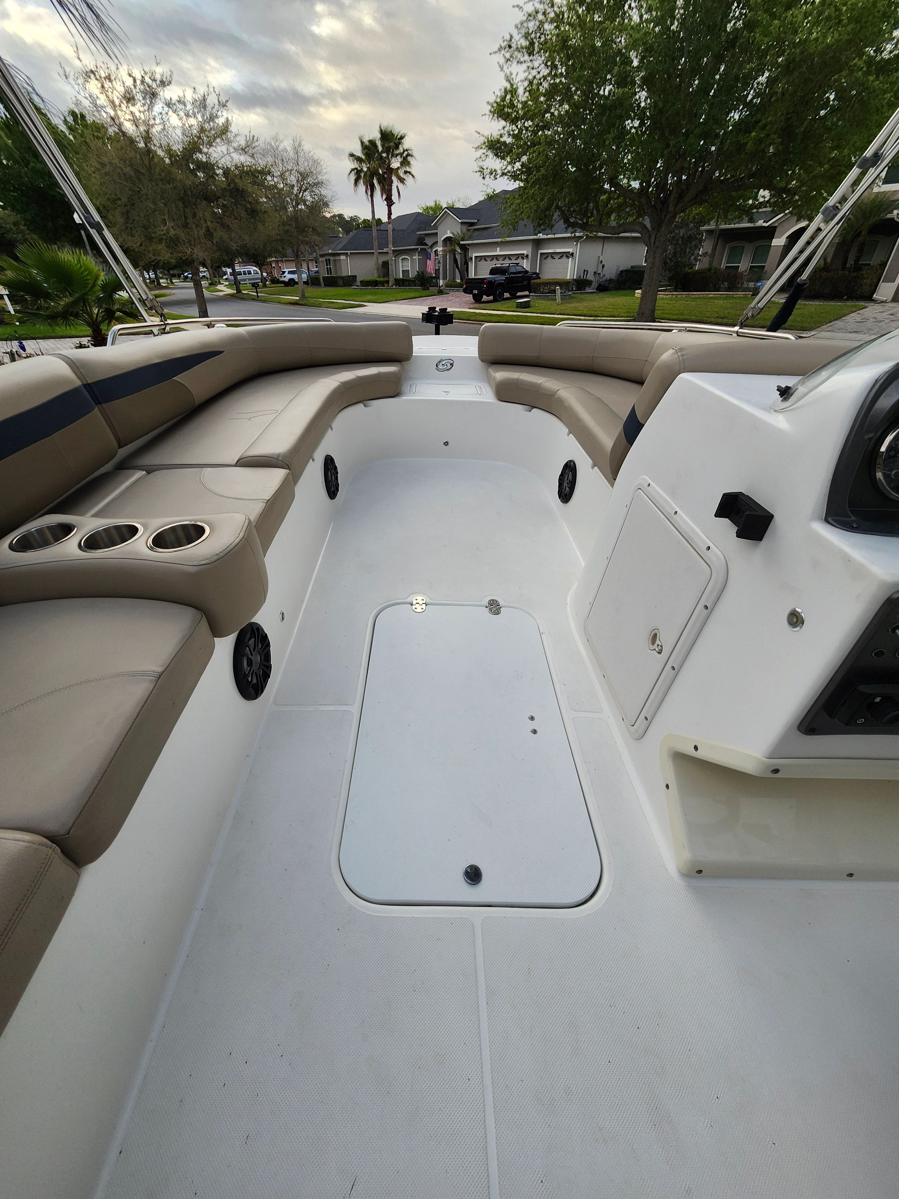 2021 Hurricane SunDeck 201 OB - 32