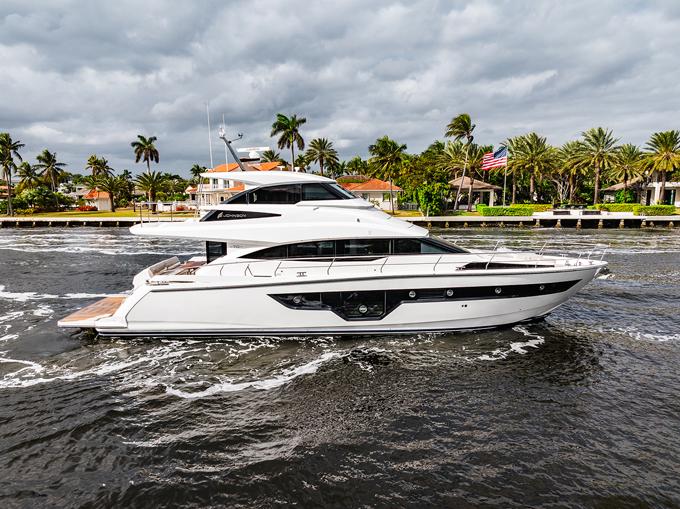 2024 Johnson 70' Skylounge Motor Yacht