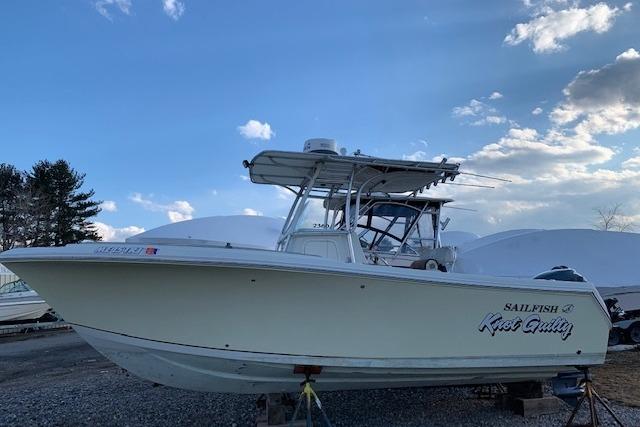 2009 Sailfish 2360 CC