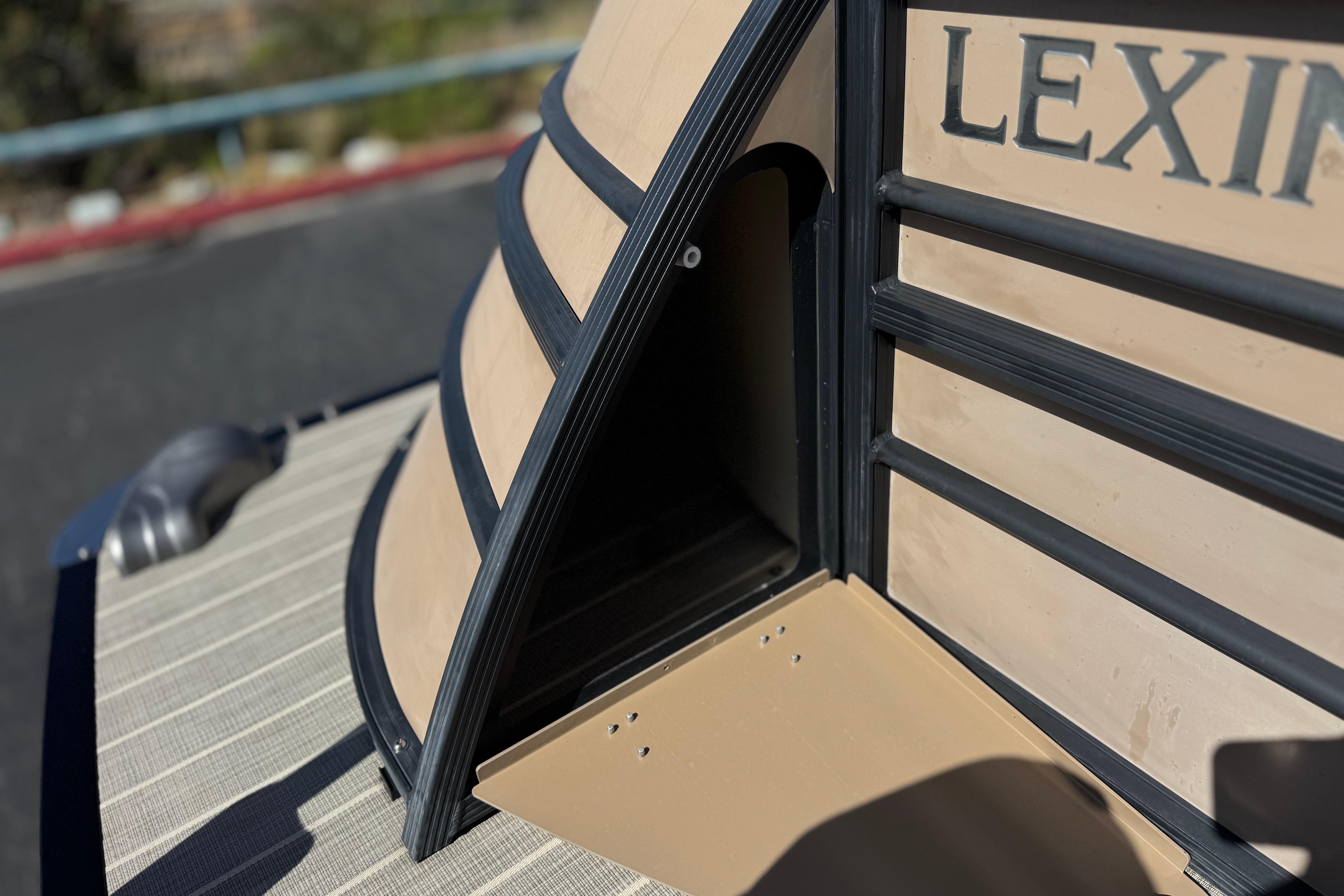 2023 Lexington 623 ST Xtreme boat detail with sleek design and modern features.