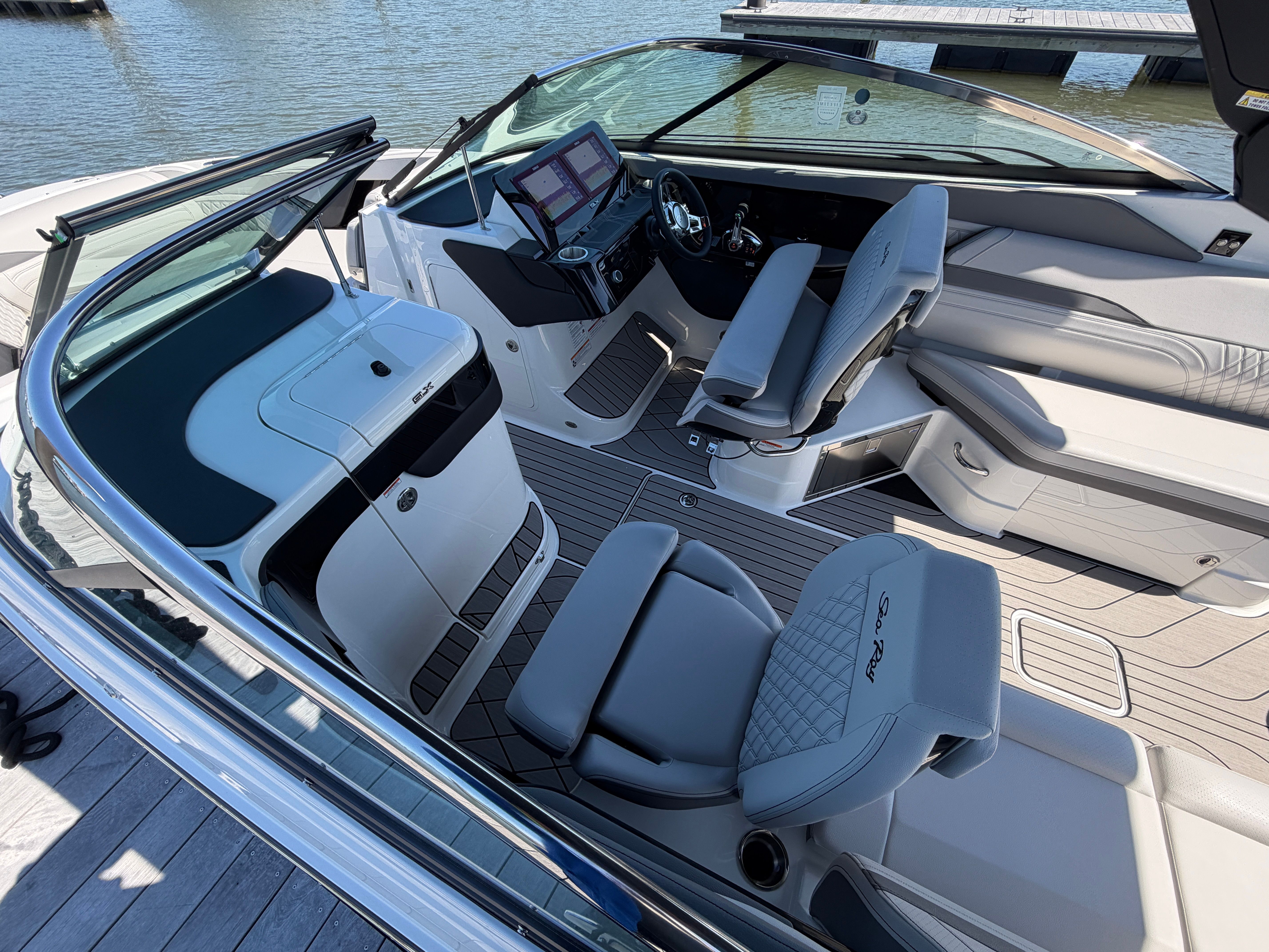 2026 Sea Ray SLX 280 Outboard - 26