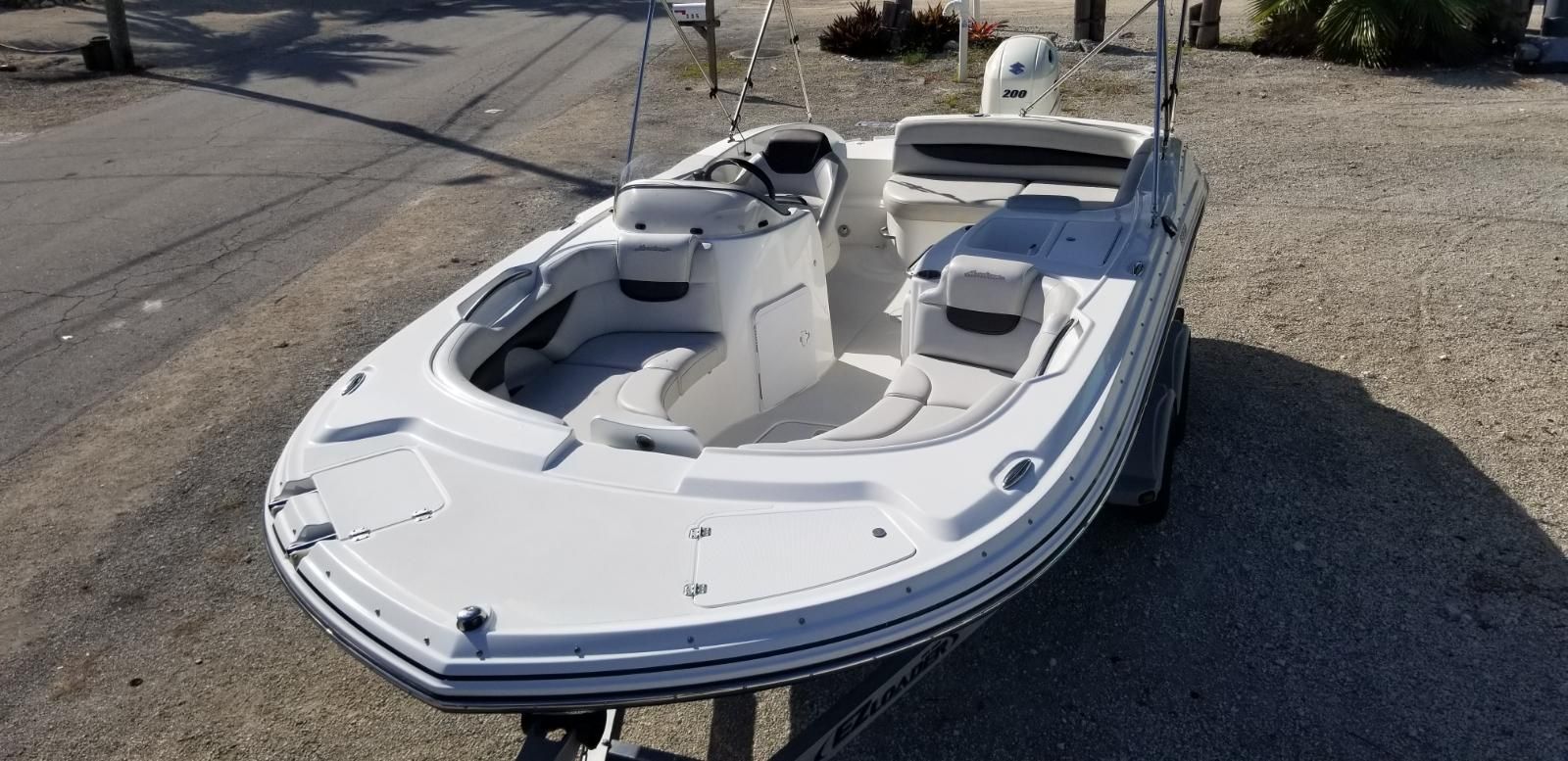 2017 Hurricane SunDeck Sport 203 OB