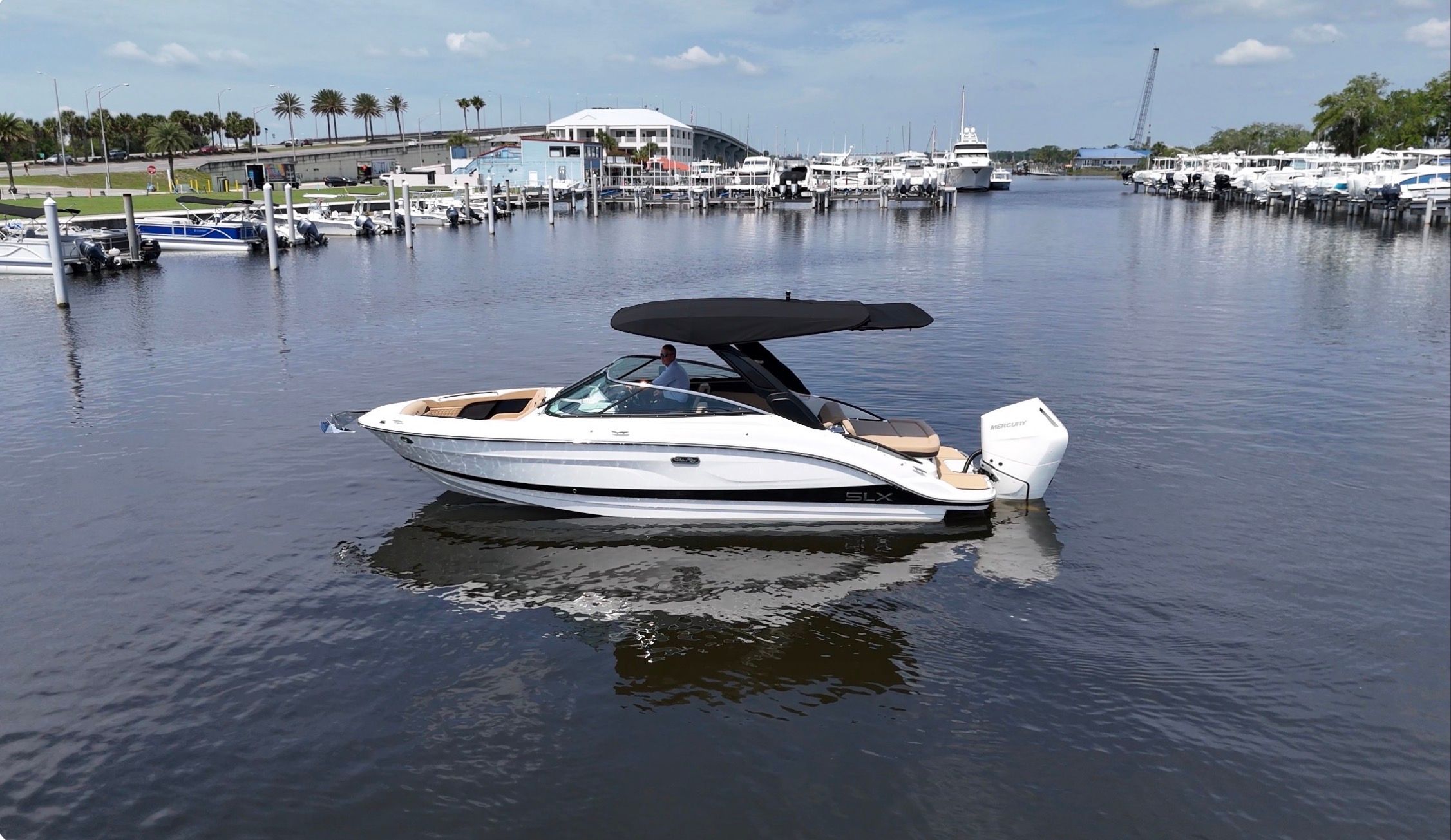 2026 Sea Ray SLX 260 Outboard