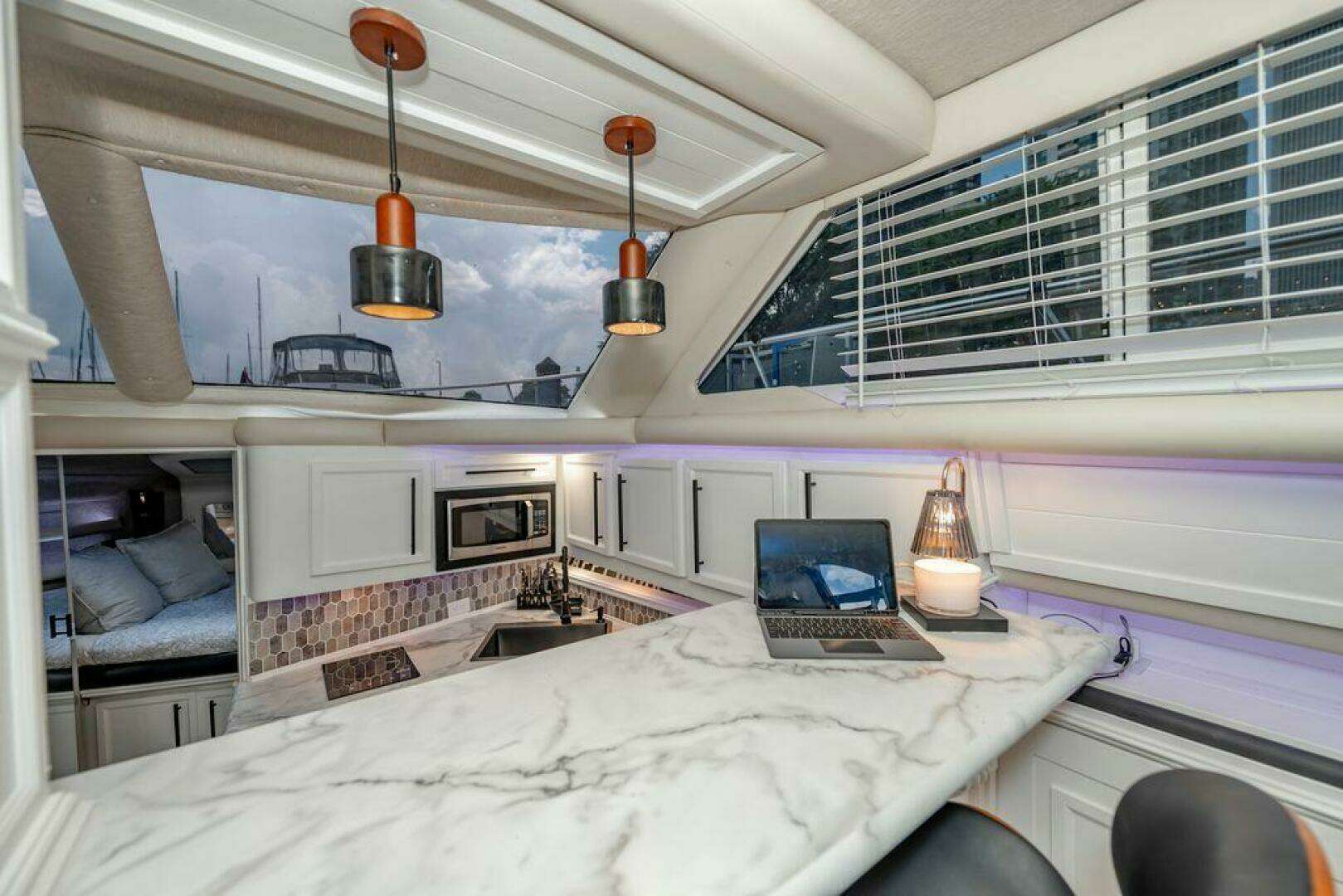 1991 Cruisers Yachts 3850 Aft Cabin - Image 20