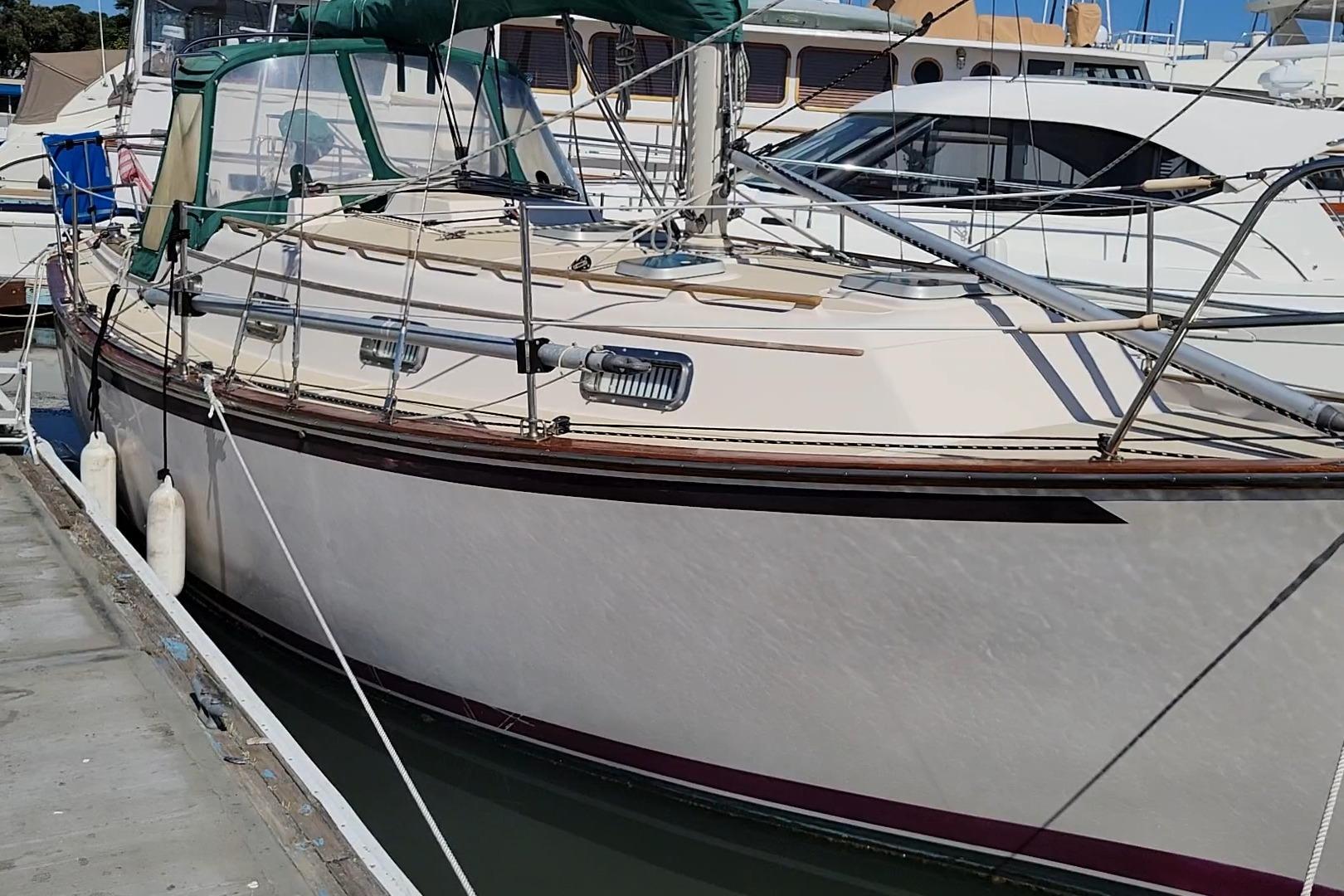 1988 Island Packet 31