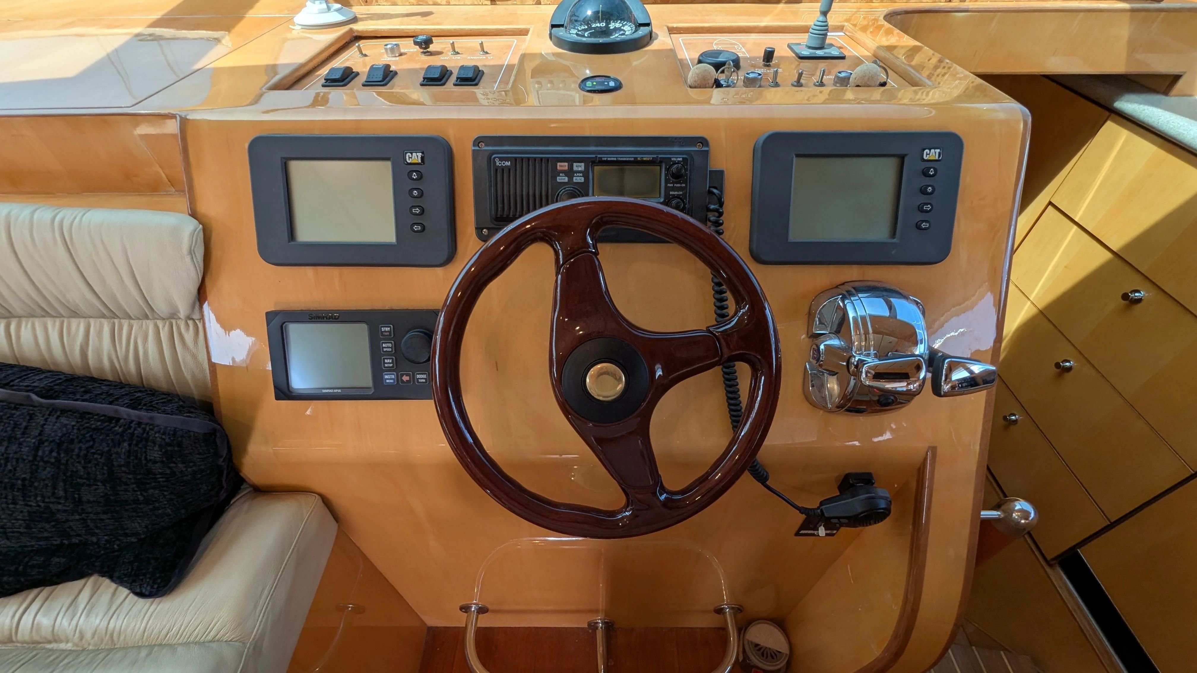 2004 Johnson Motor Yacht - 35