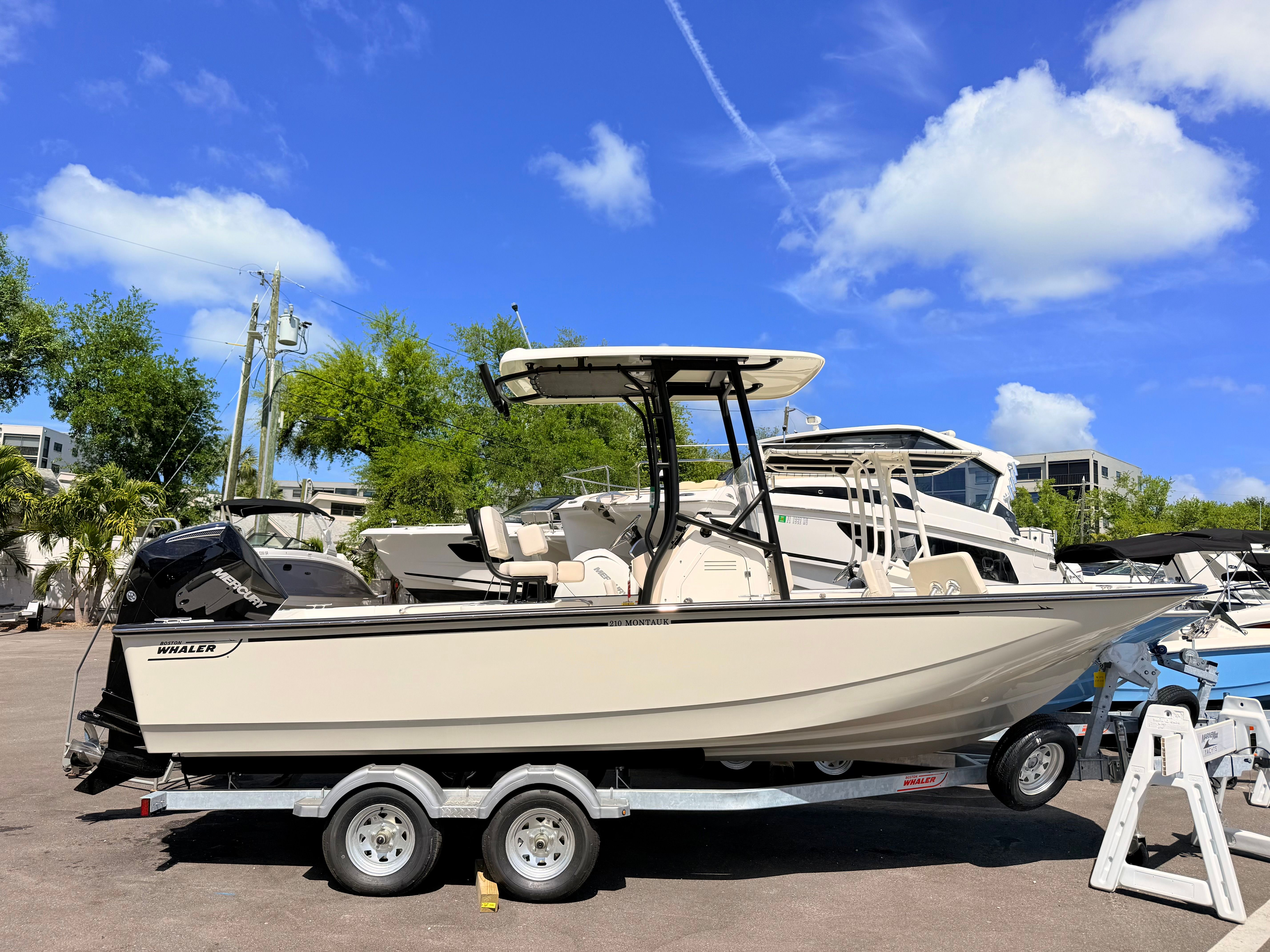 2026 Boston Whaler 210 Montauk