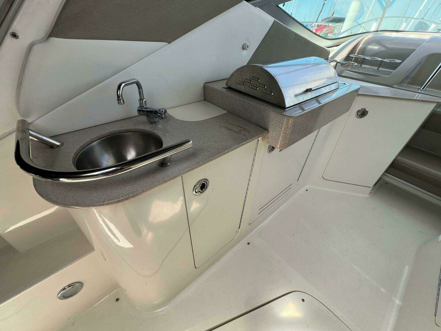 2007 Sea Ray 310 Sundancer - Image 7