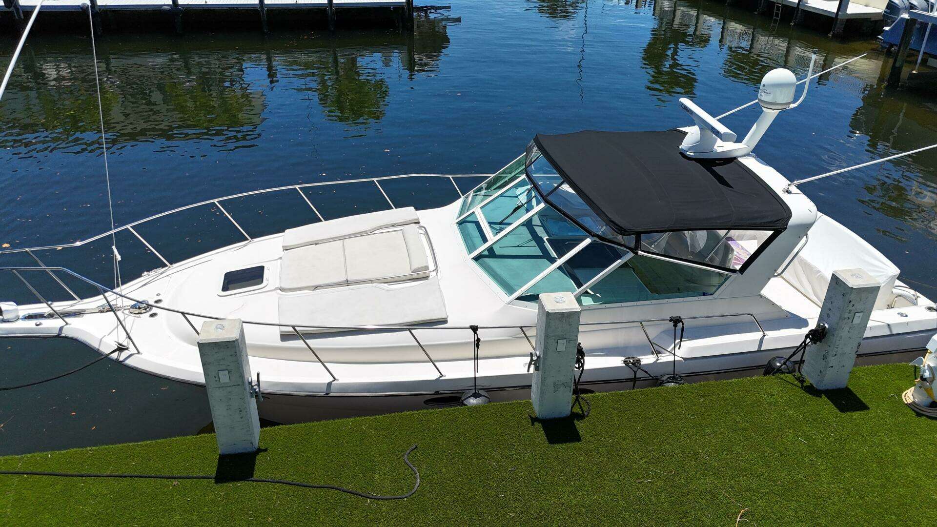 1998 Tiara Yachts 3500 Express - Image 10