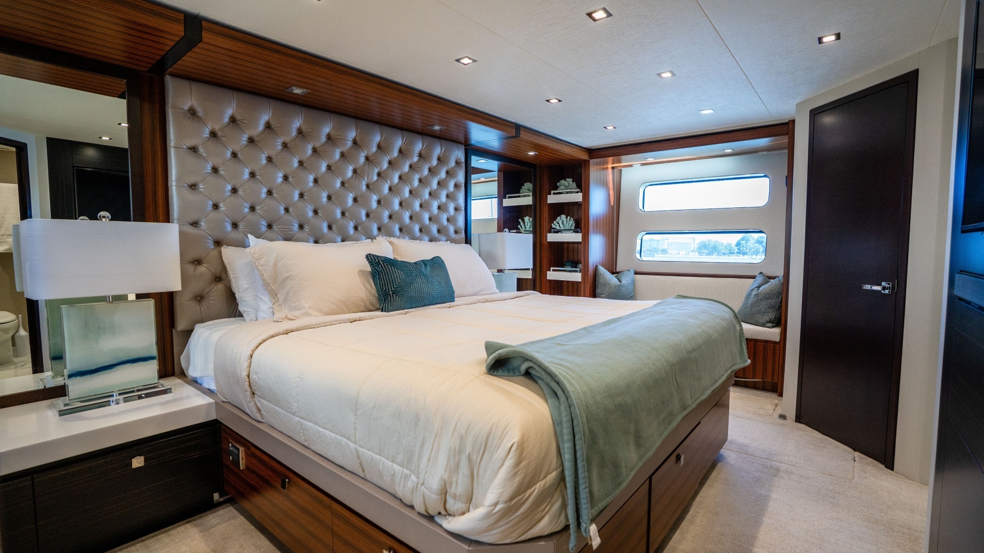2021 Hatteras M75 Panacera - Image 33