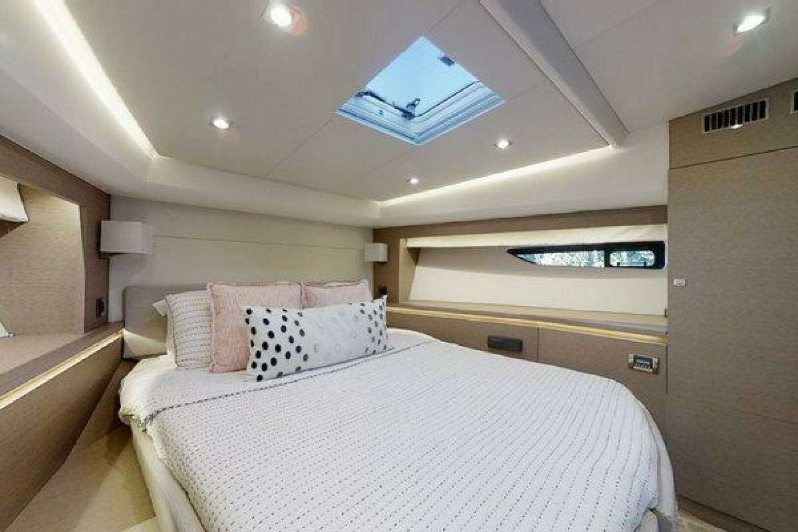 2018 Prestige — - Image 12