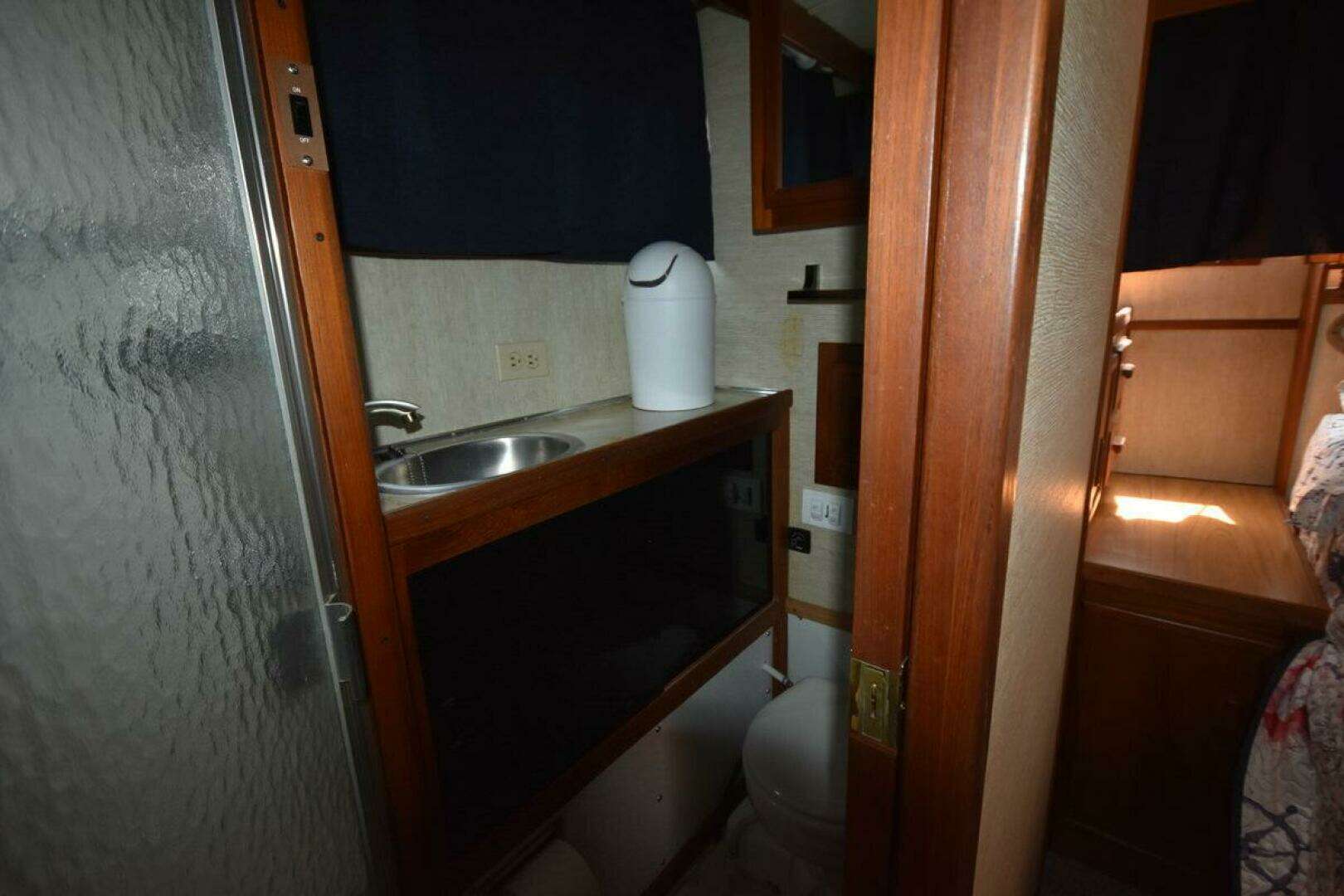 1985 Marinette 39 Double Cabin - Image 70