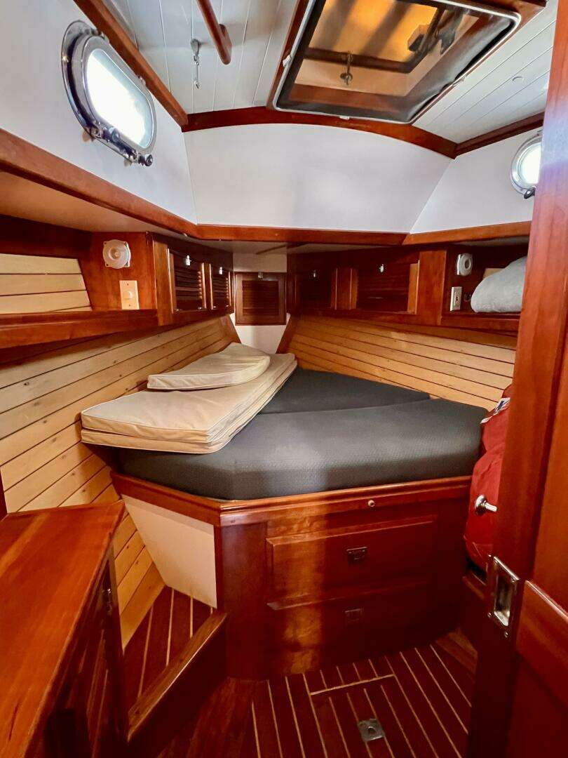 2001 Shannon 43 Cutter - Image 21