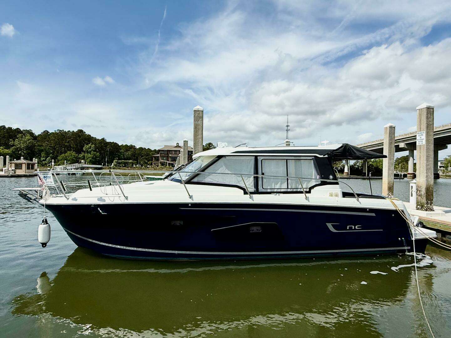 2022 Jeanneau NC 1095 Coupe - Image 3