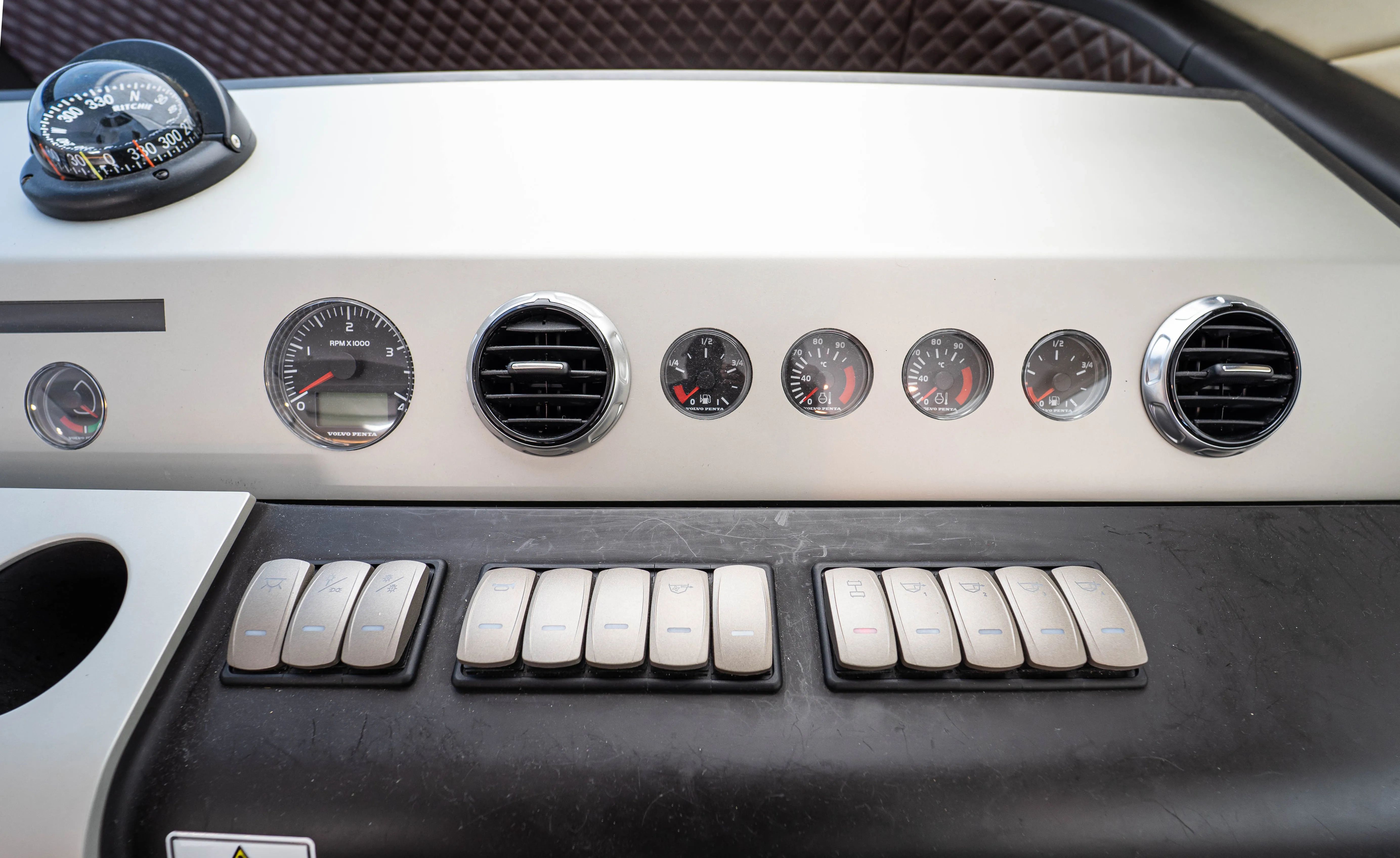 2019 Fairline Squadron 53 - Image 26