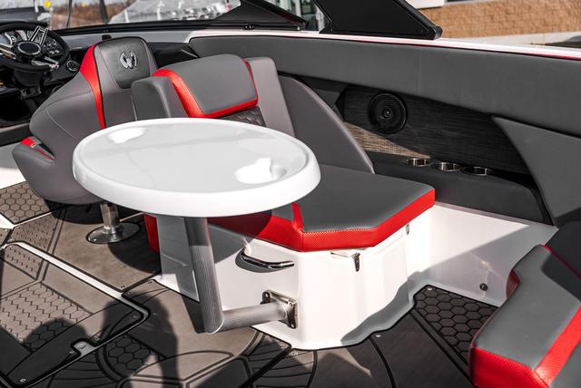 2025 Scarab 255 LX - 15