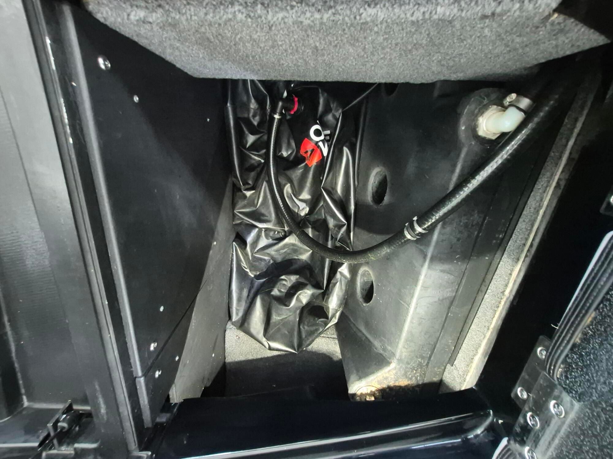 2021 MALIBU 23 LSV - Image 18