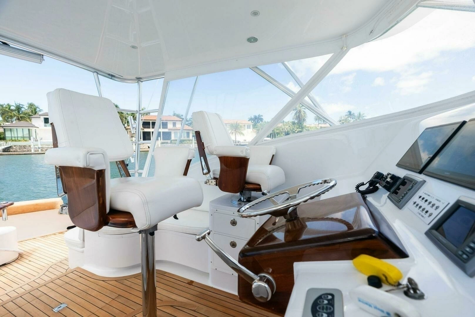 2018 Custom Carolina 35 Express - Image 27
