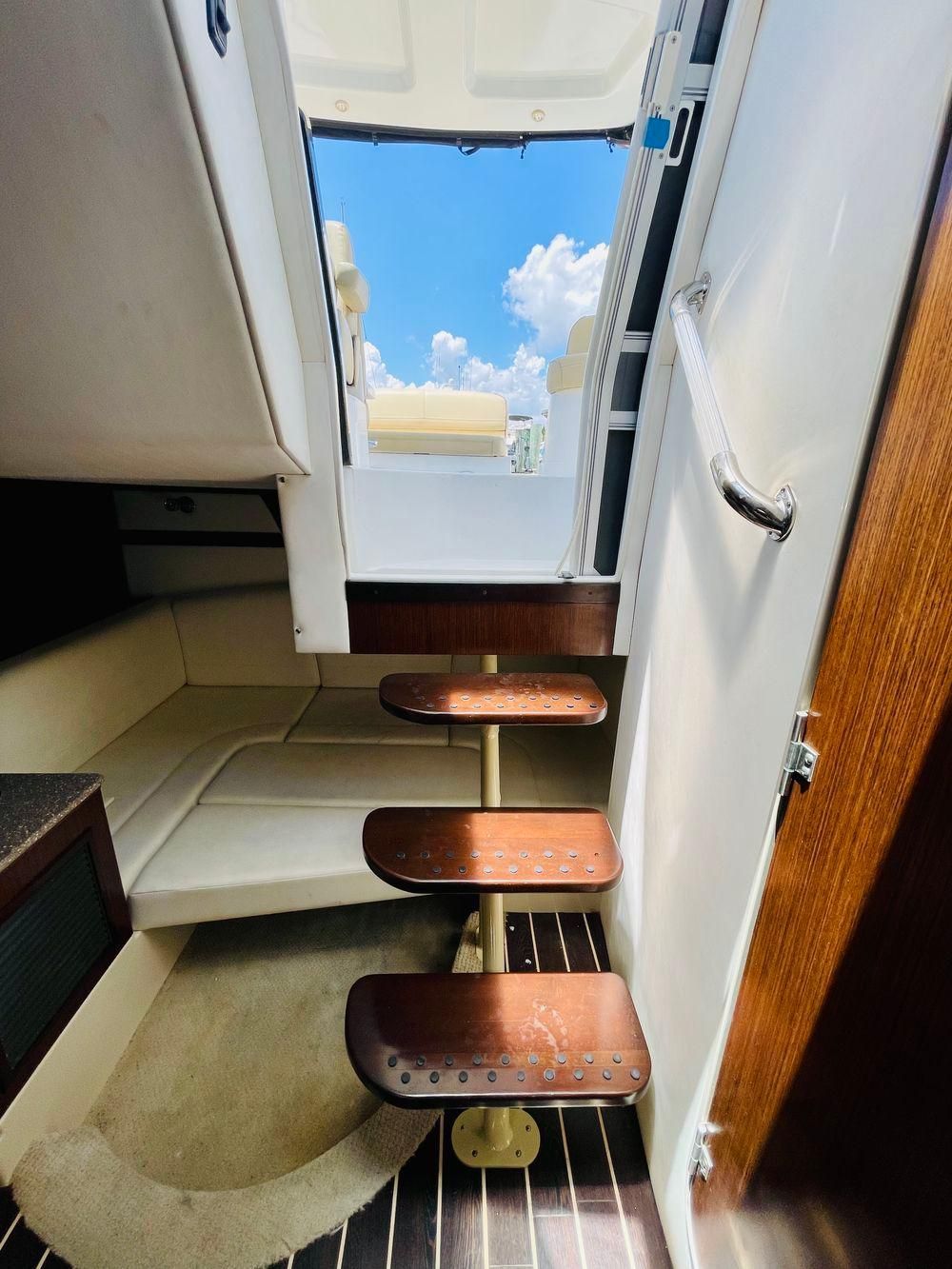 2012 Cruisers Yachts 350 Express - 26