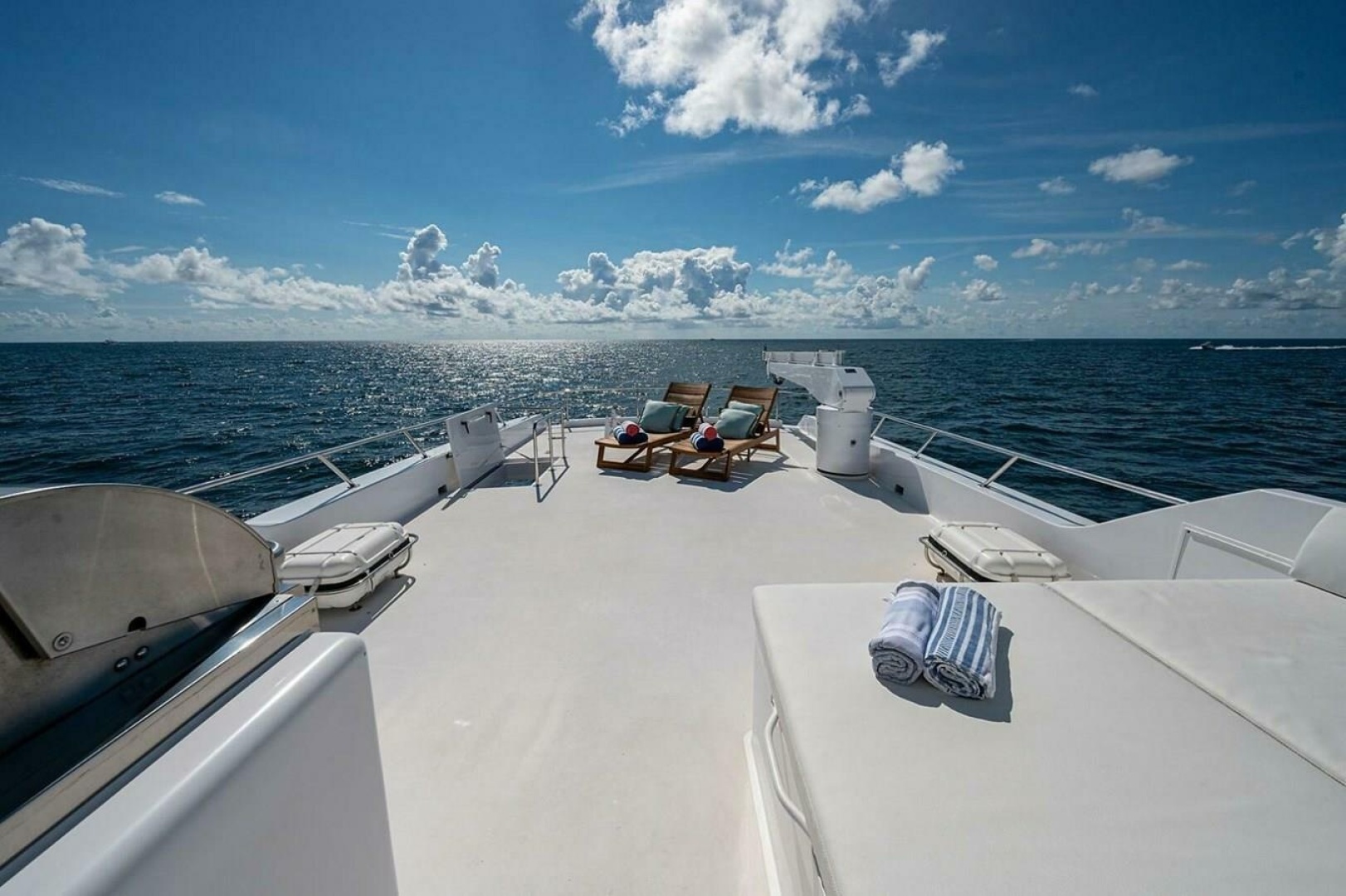 2003 Hatteras 100 Raised Pilothouse - Image 18