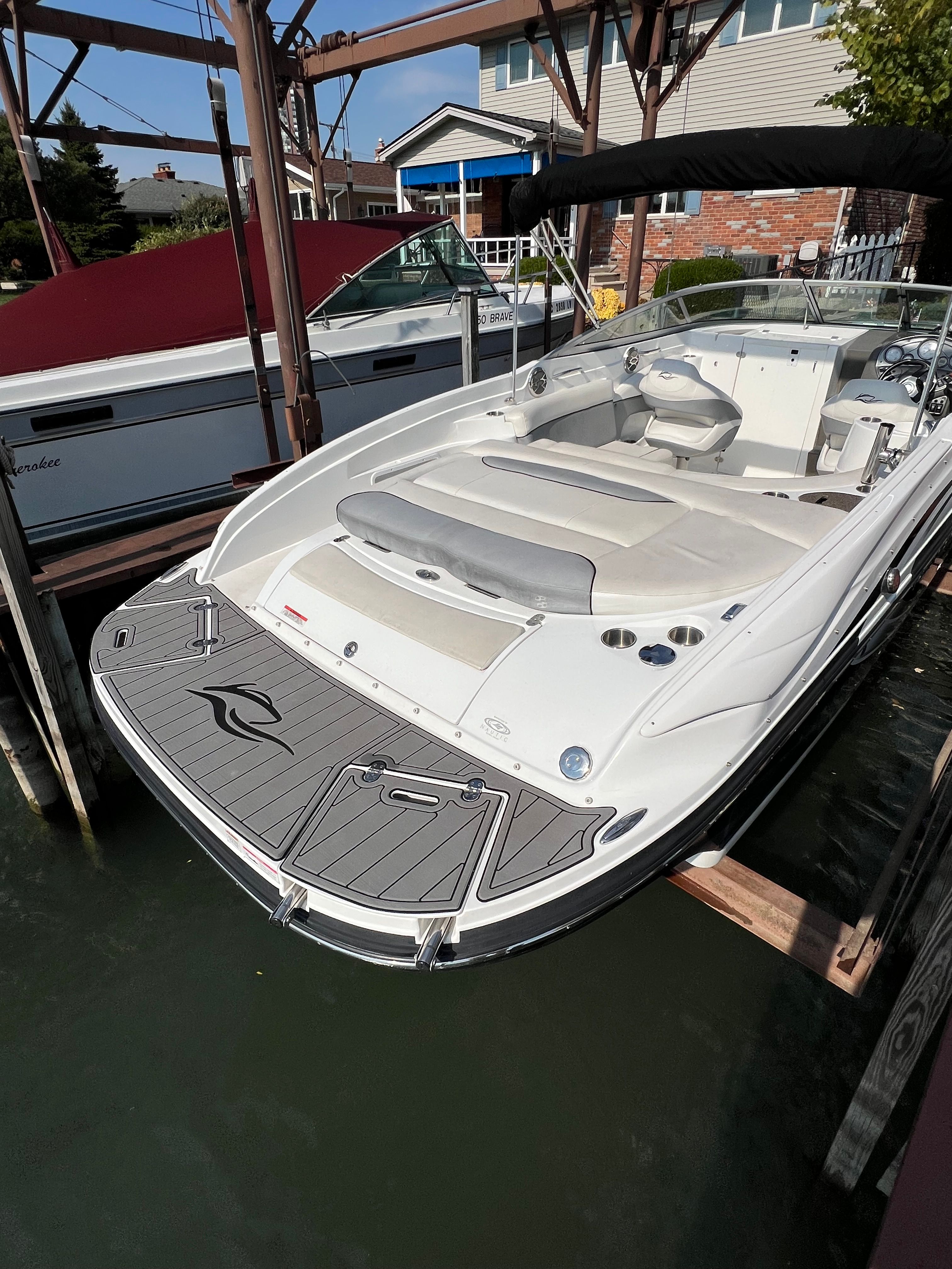 2013 Rinker 246 Captiva Cuddy - 19
