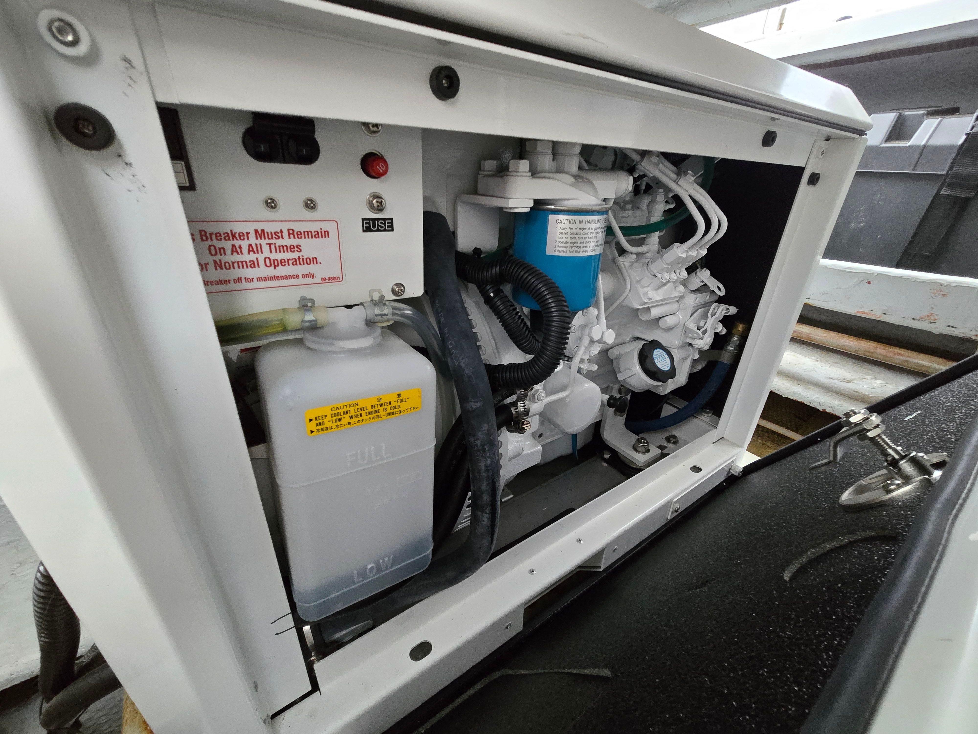1999 Mainship 390 Trawler - 12