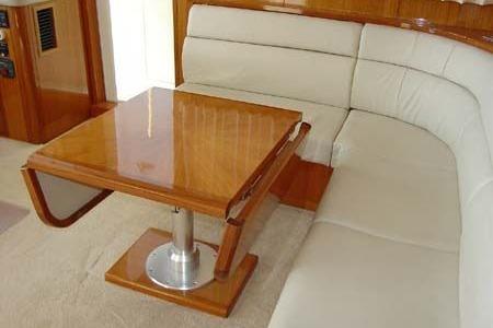 Salon port side