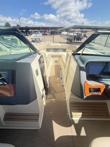 2026 Chris-Craft Bowrider Sportster WALKTHROUGH WINDSHIELD LUXURY B - 65