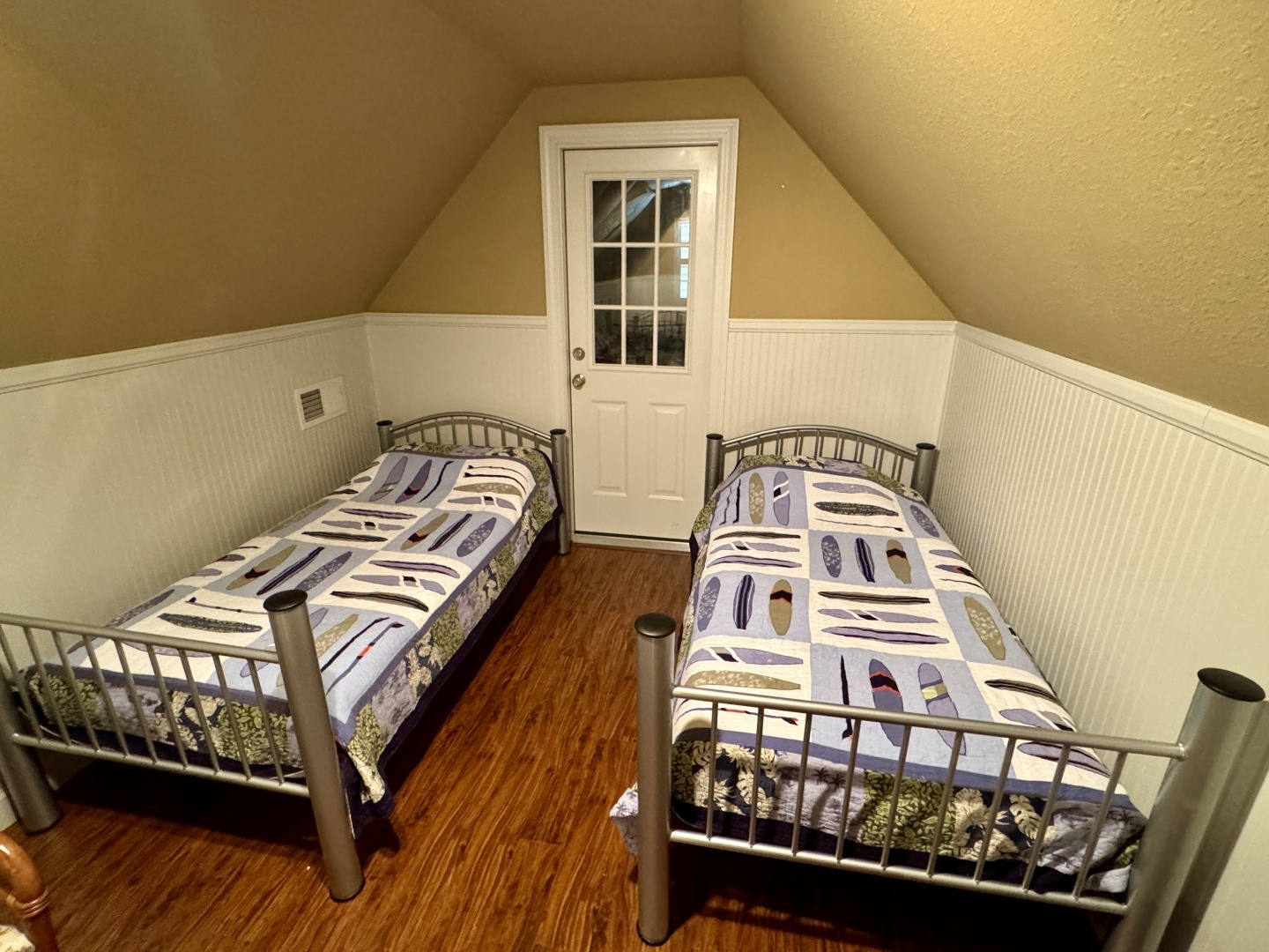2006 Custom 20 x 43 Floating Cabin - Approx 812sqft - Image 71