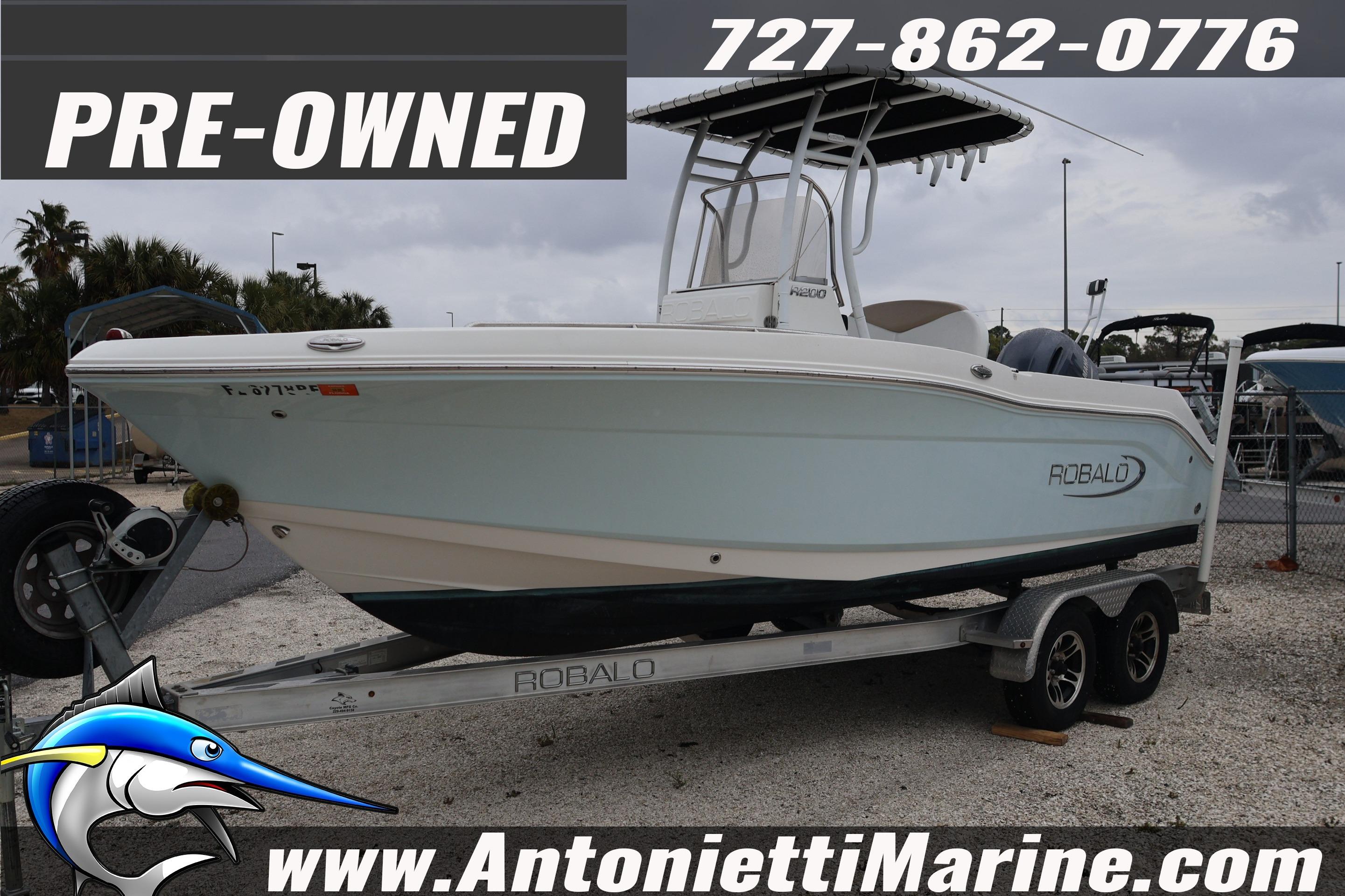 2017 Robalo R200 Center Console