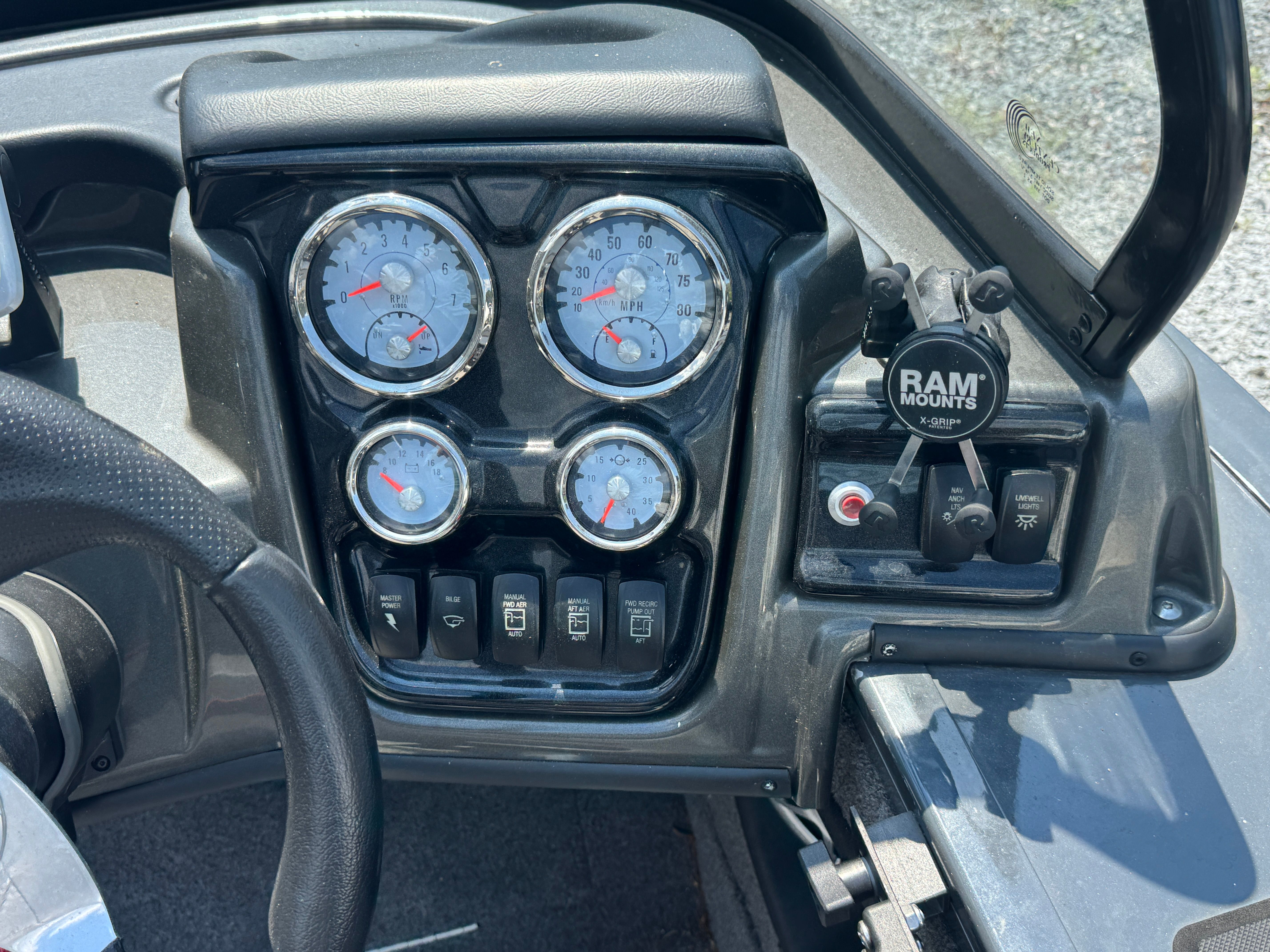 2021 TRACKER TARGA V18 - Image 16