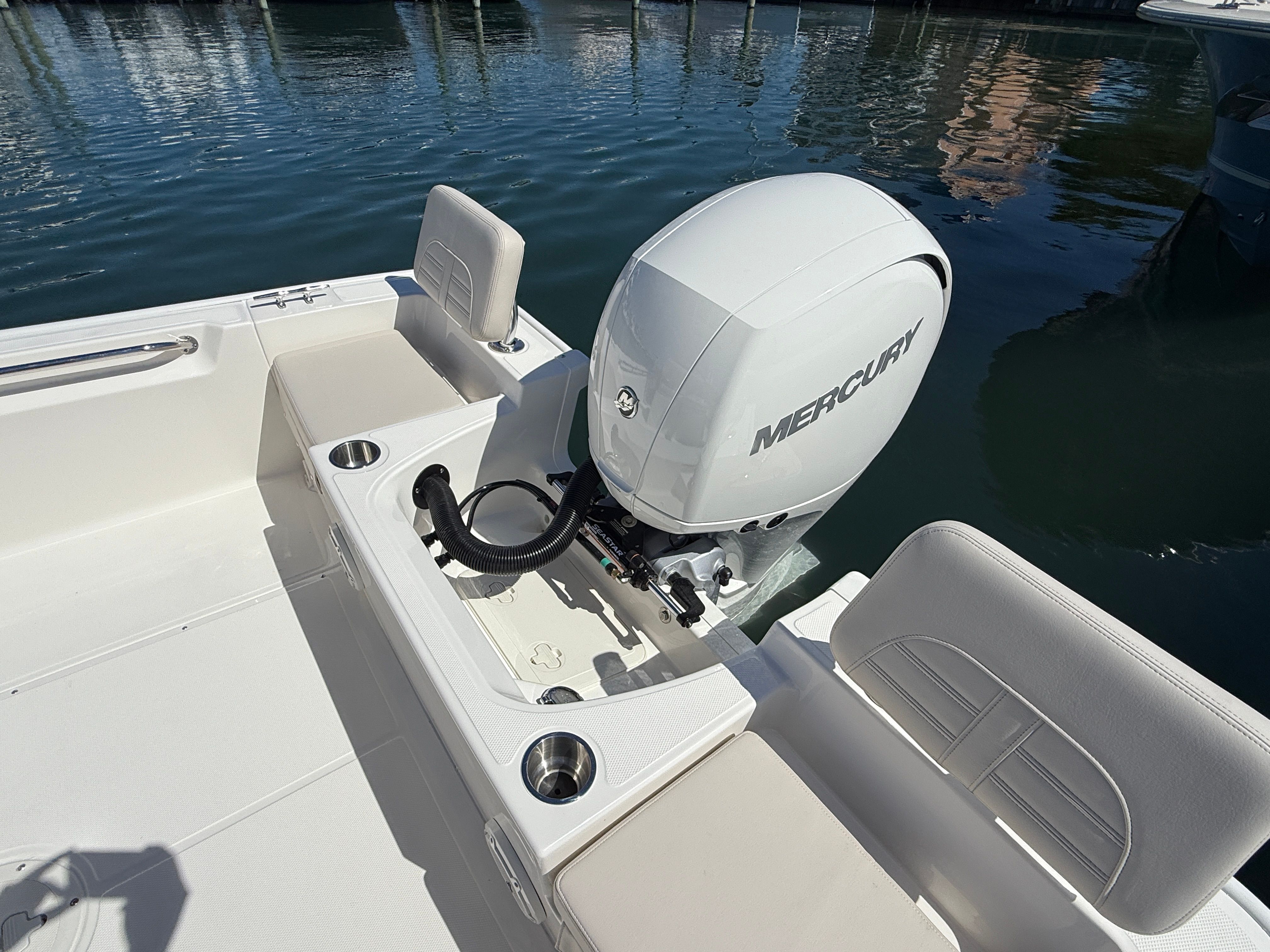 2026 Boston Whaler 190 Montauk - 8