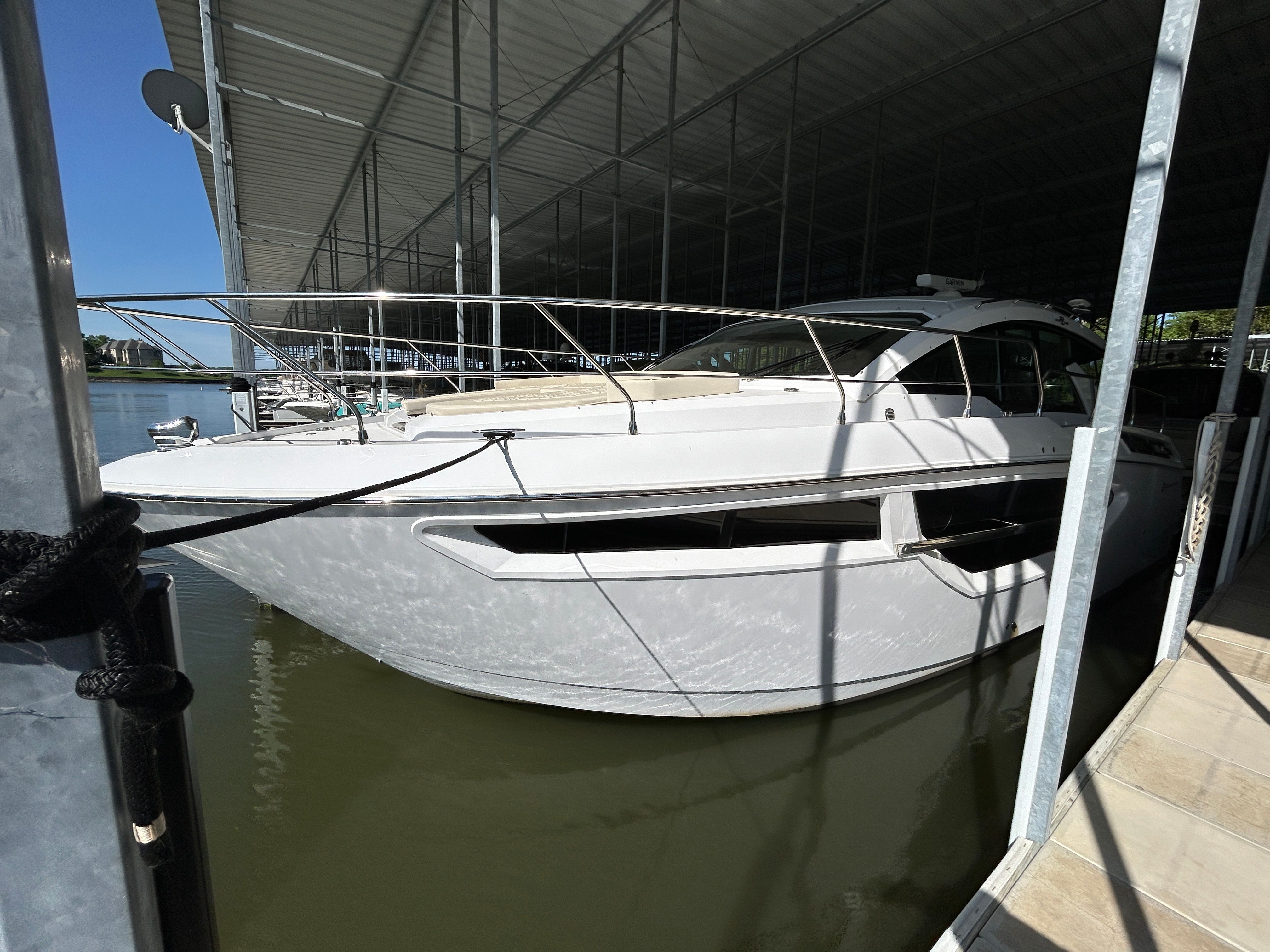 2024 Cruisers Yachts 42 Cantius - 12