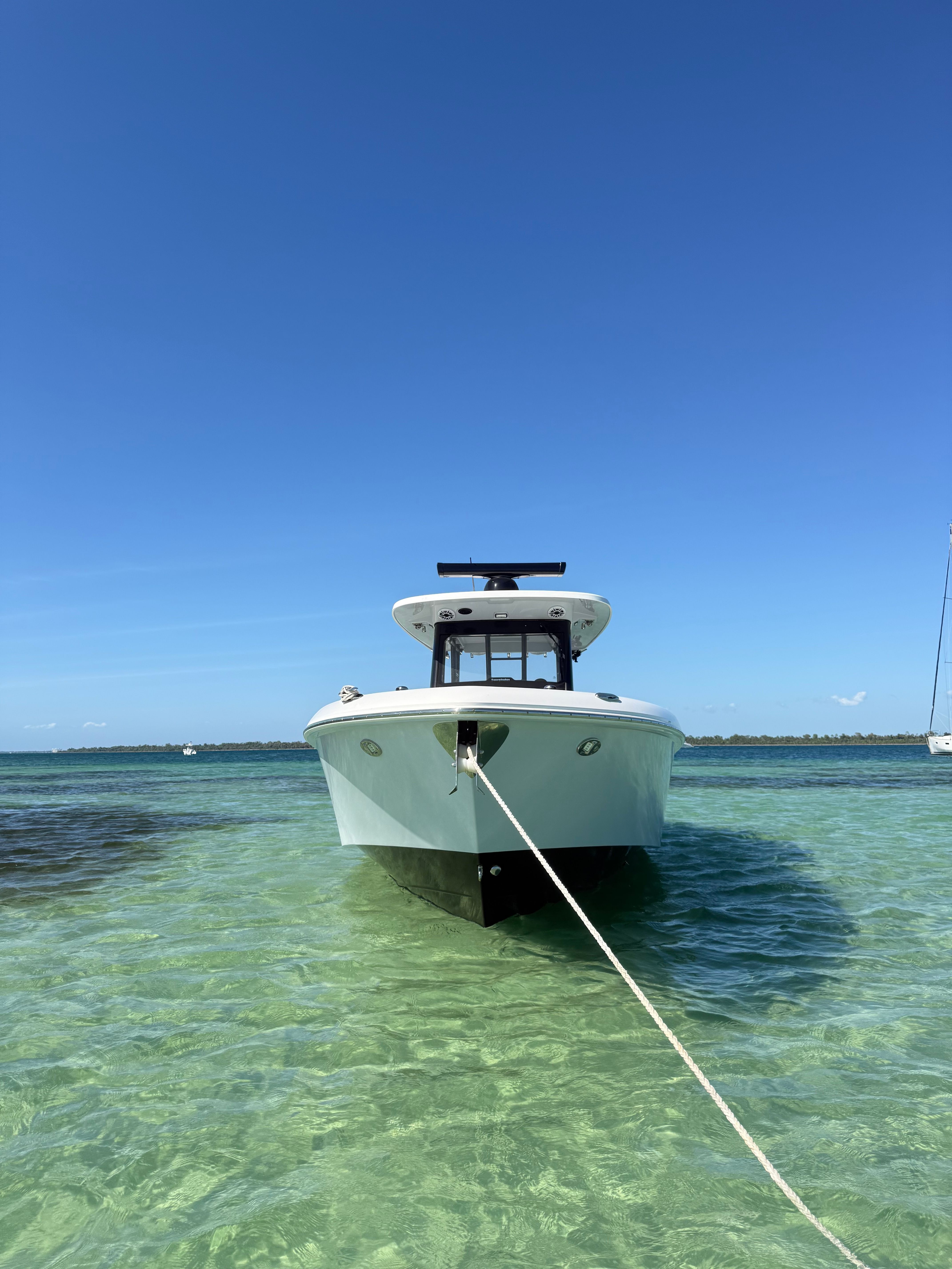 2023 EVERGLADES 335 CC - Image 3