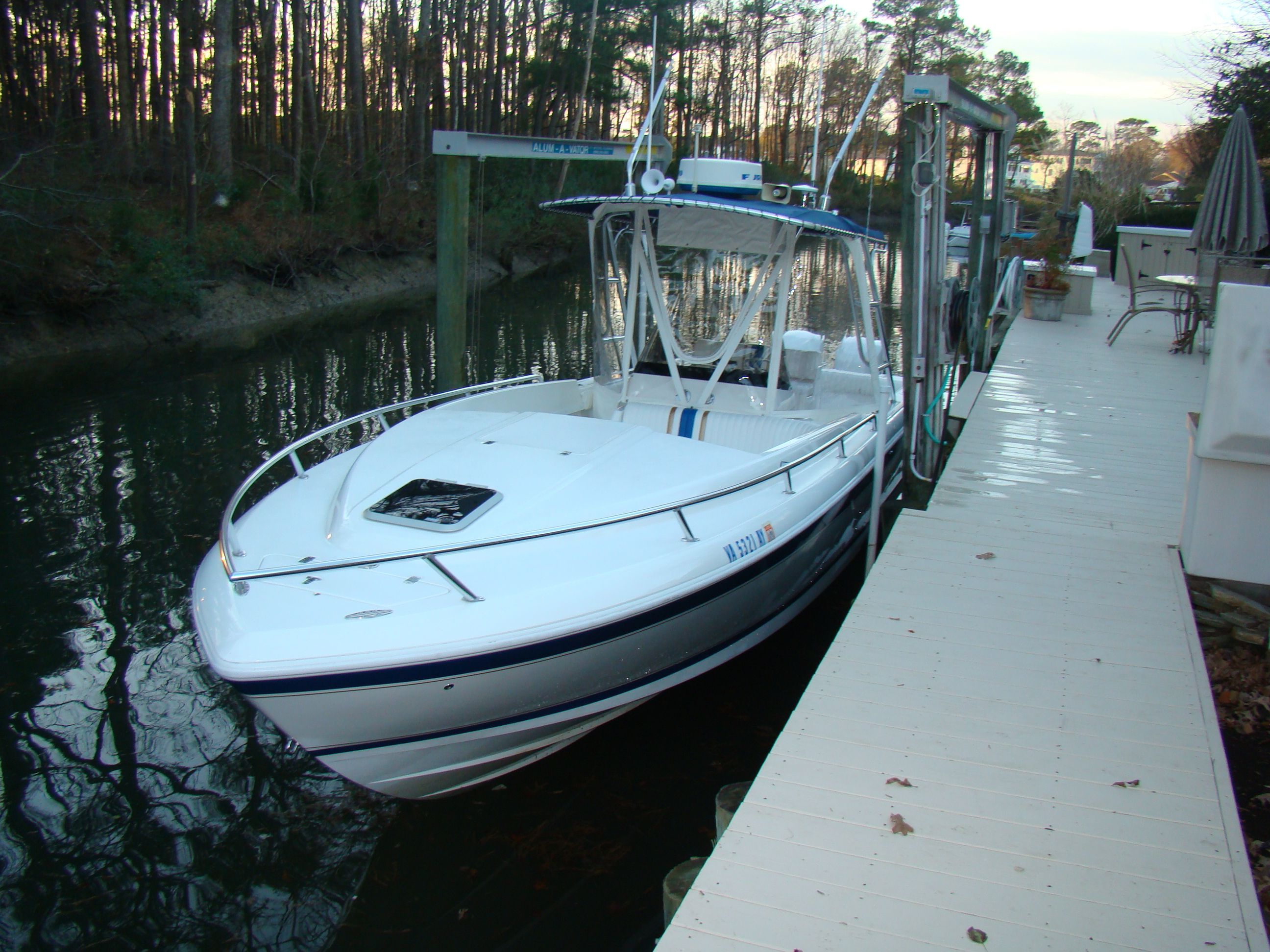 2001 Intrepid 322 Cuddy