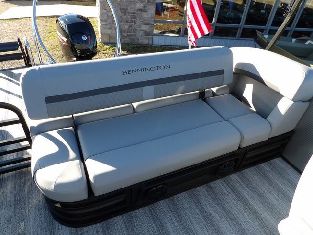 2026 Bennington M Swingback 22 MSB - 30