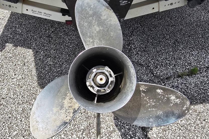 Close-up of a boat propeller from a 2006 Sea Ray 185 Sport.