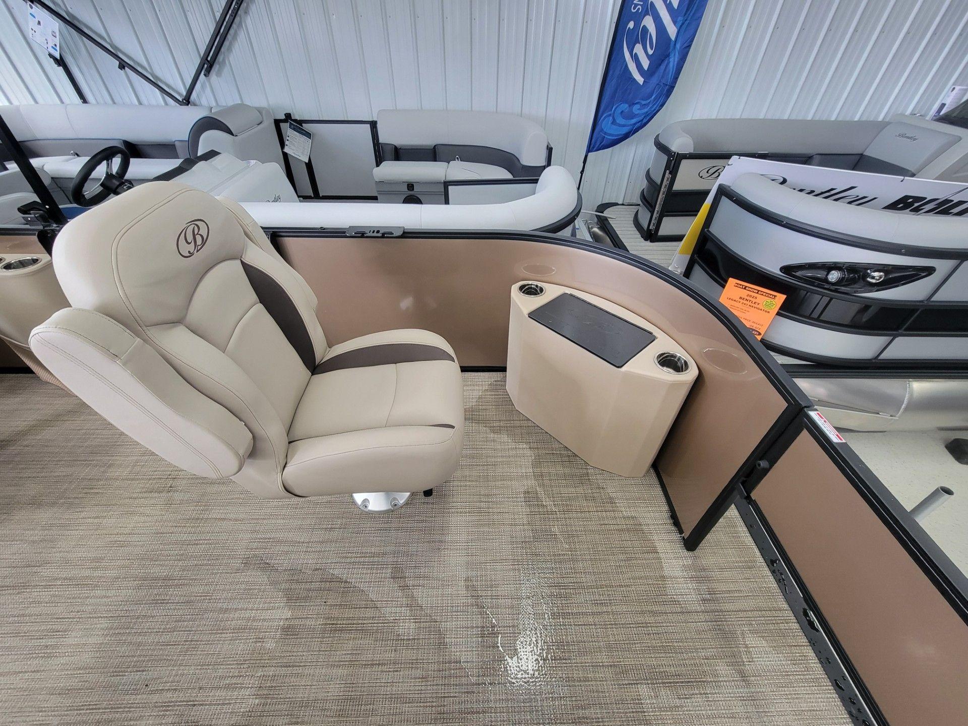 2025 Bentley Pontoons FISH 200 CW - 16