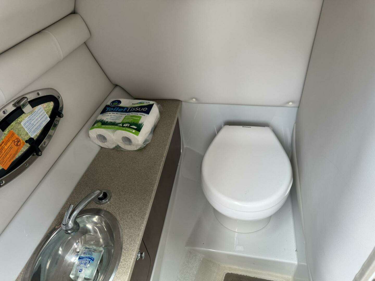 2017 Crownline E 6XS - Image 16
