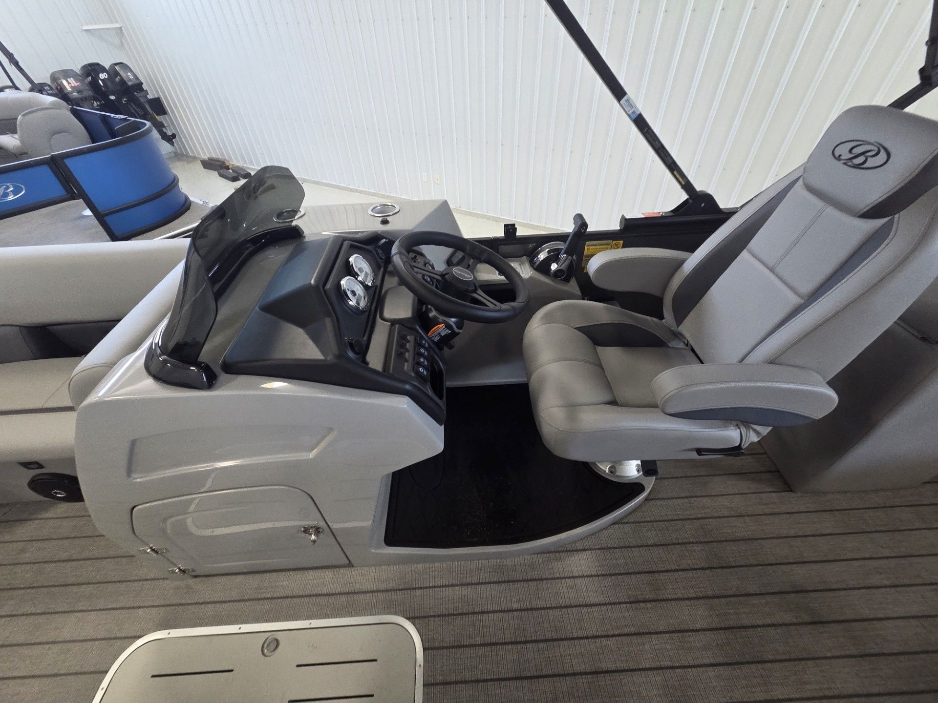 2026 Bentley Pontoons Legacy 223 Navigator - 25