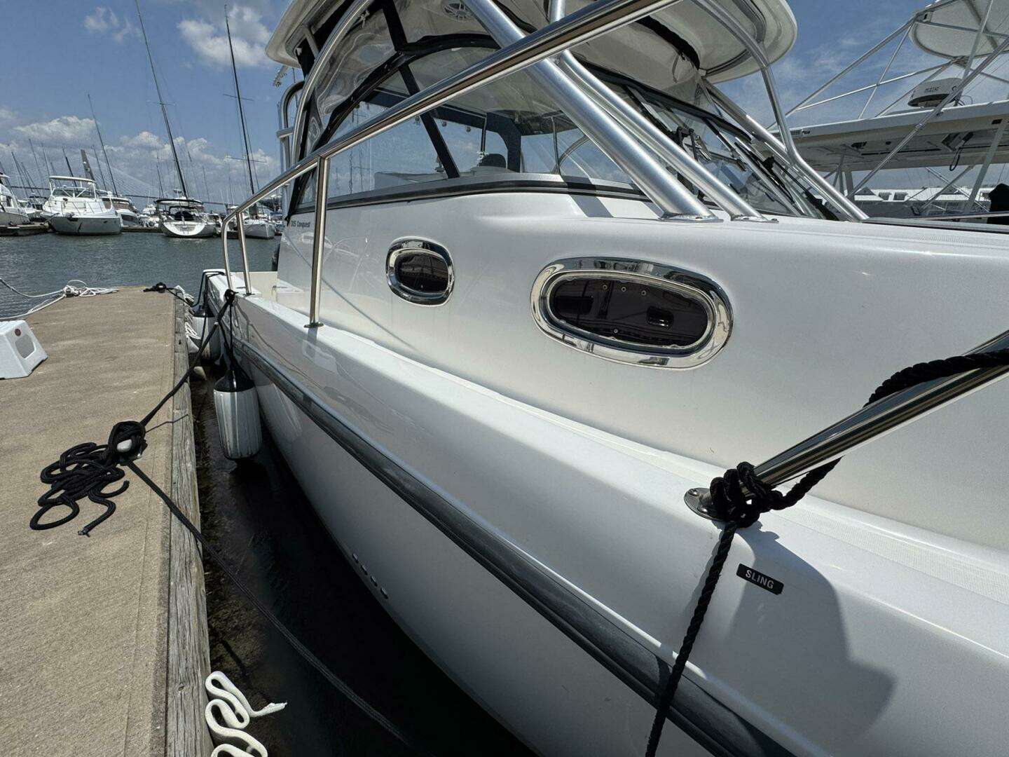 2011 Boston Whaler 305 Conquest - Image 8