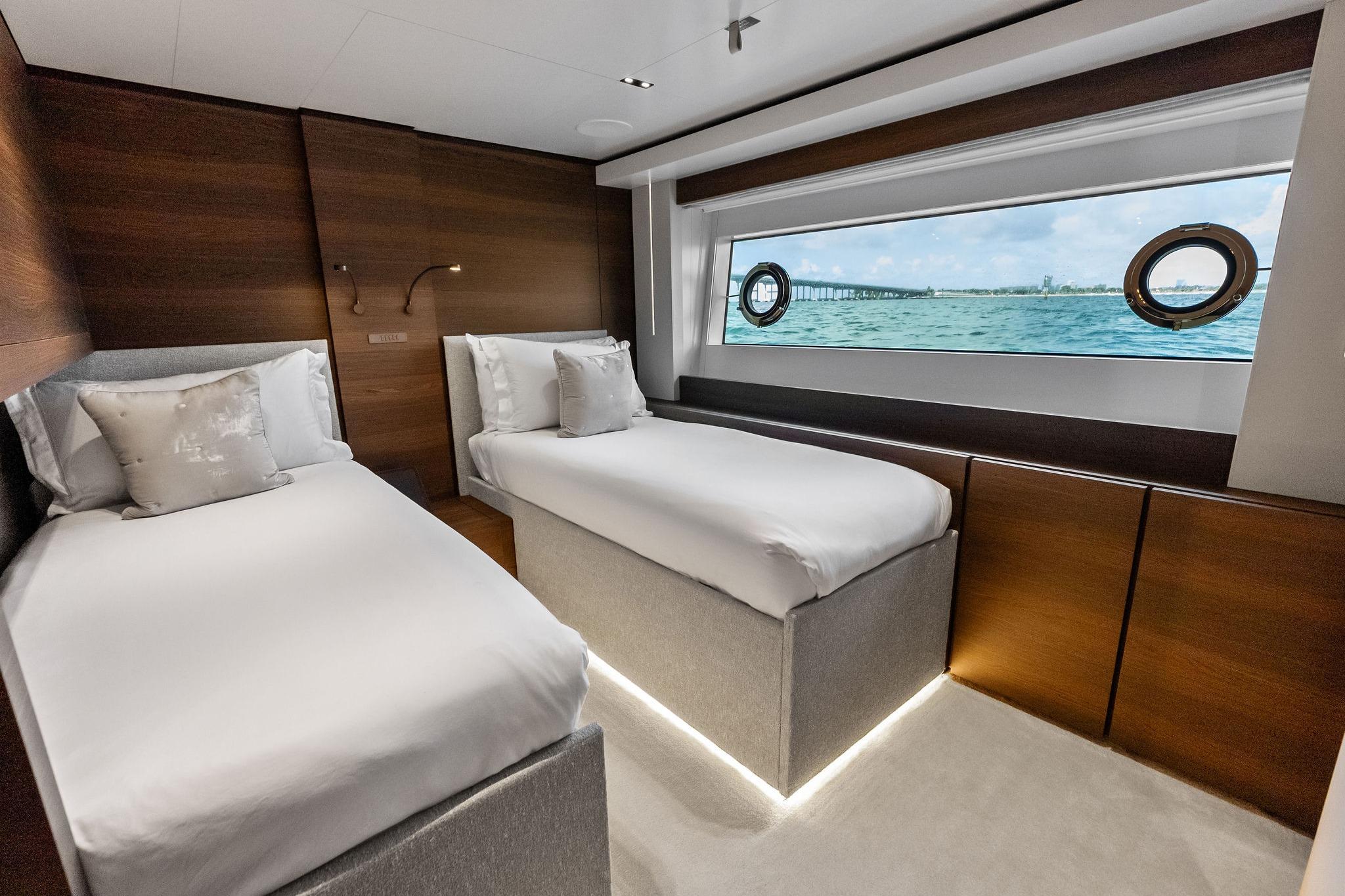 2023 Custom Line Navetta 33 - 109