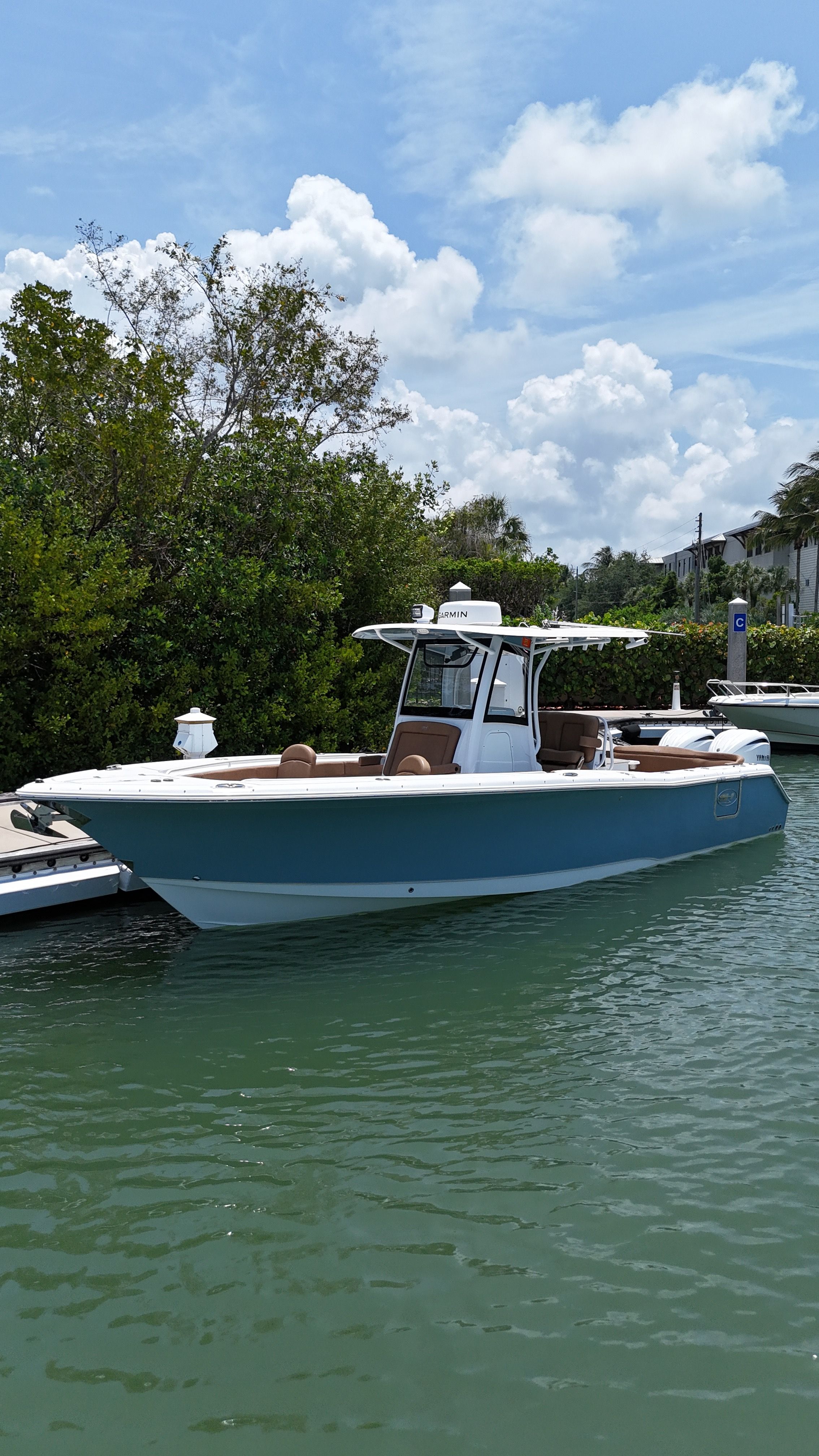 2023 Sea Hunt Ultra 305 SE