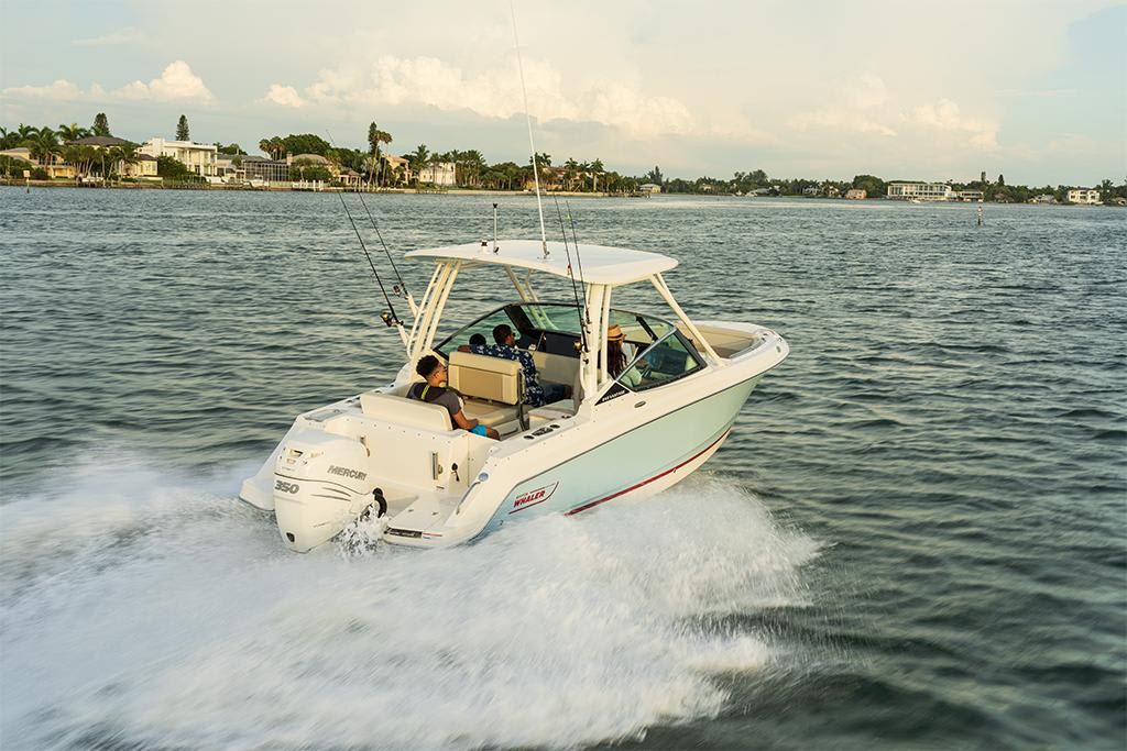 2023-Boston-Whaler-240-Vantage-MarineMax