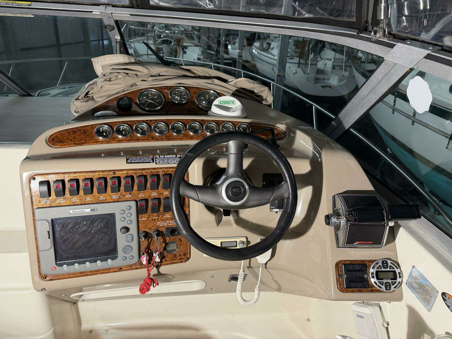 2001 Maxum 3300 SCR - Image 24